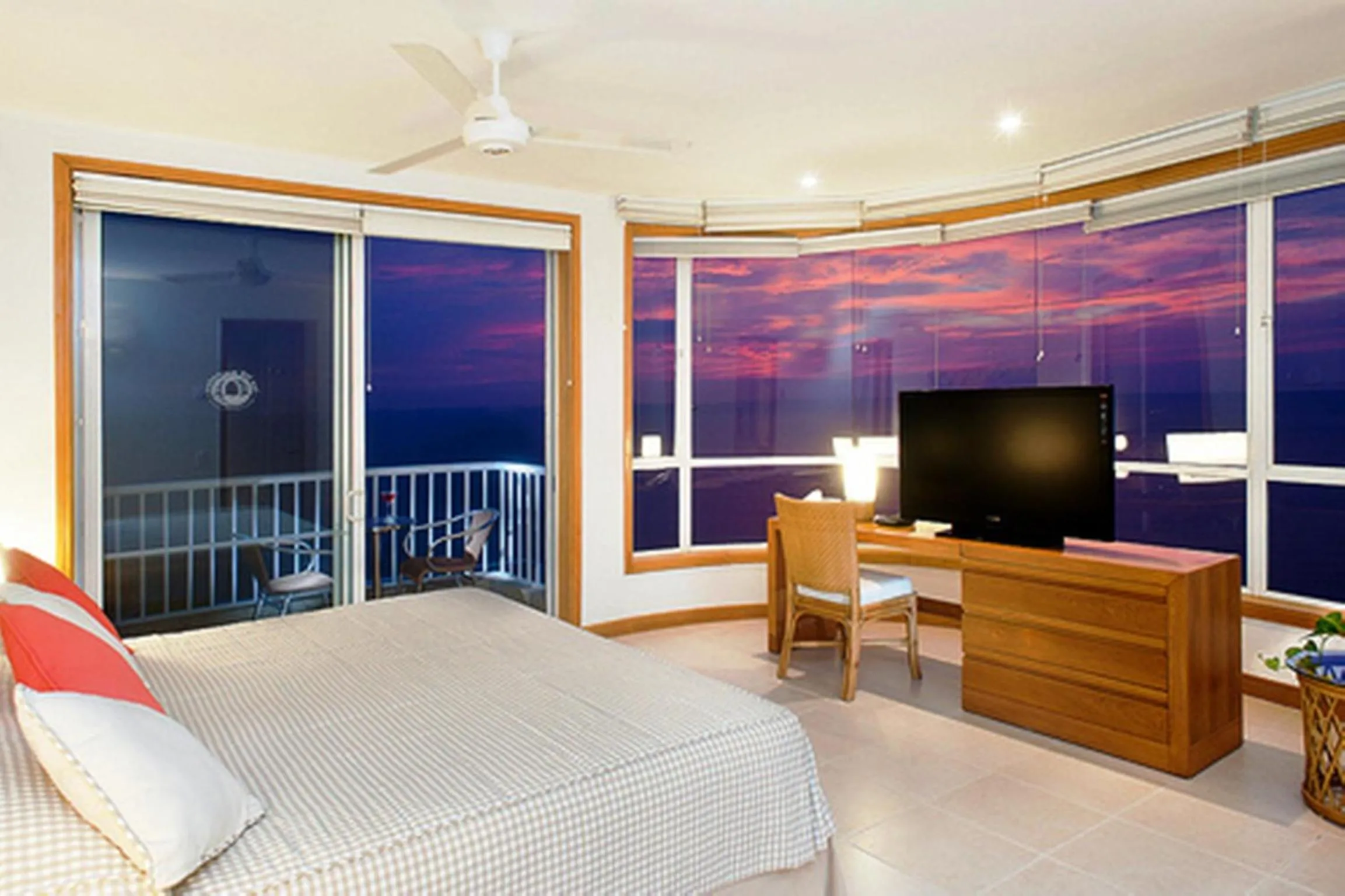 Three-Bedroom Premium Apartment in Hotel Irotama del Sol