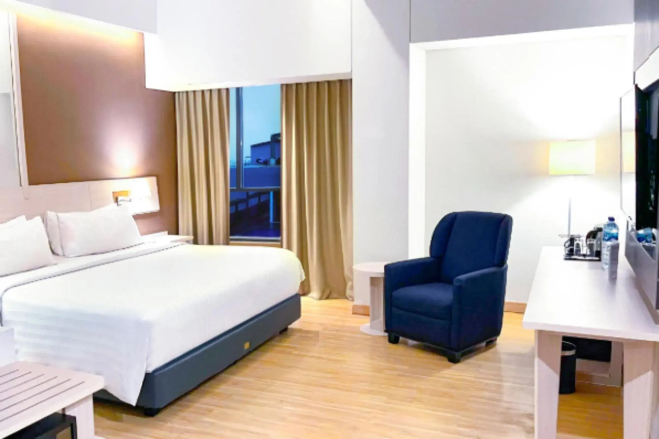 Bedroom, Bed in Harper Palembang by ASTON Bedroom, Bed in Harper Palembang by ASTON