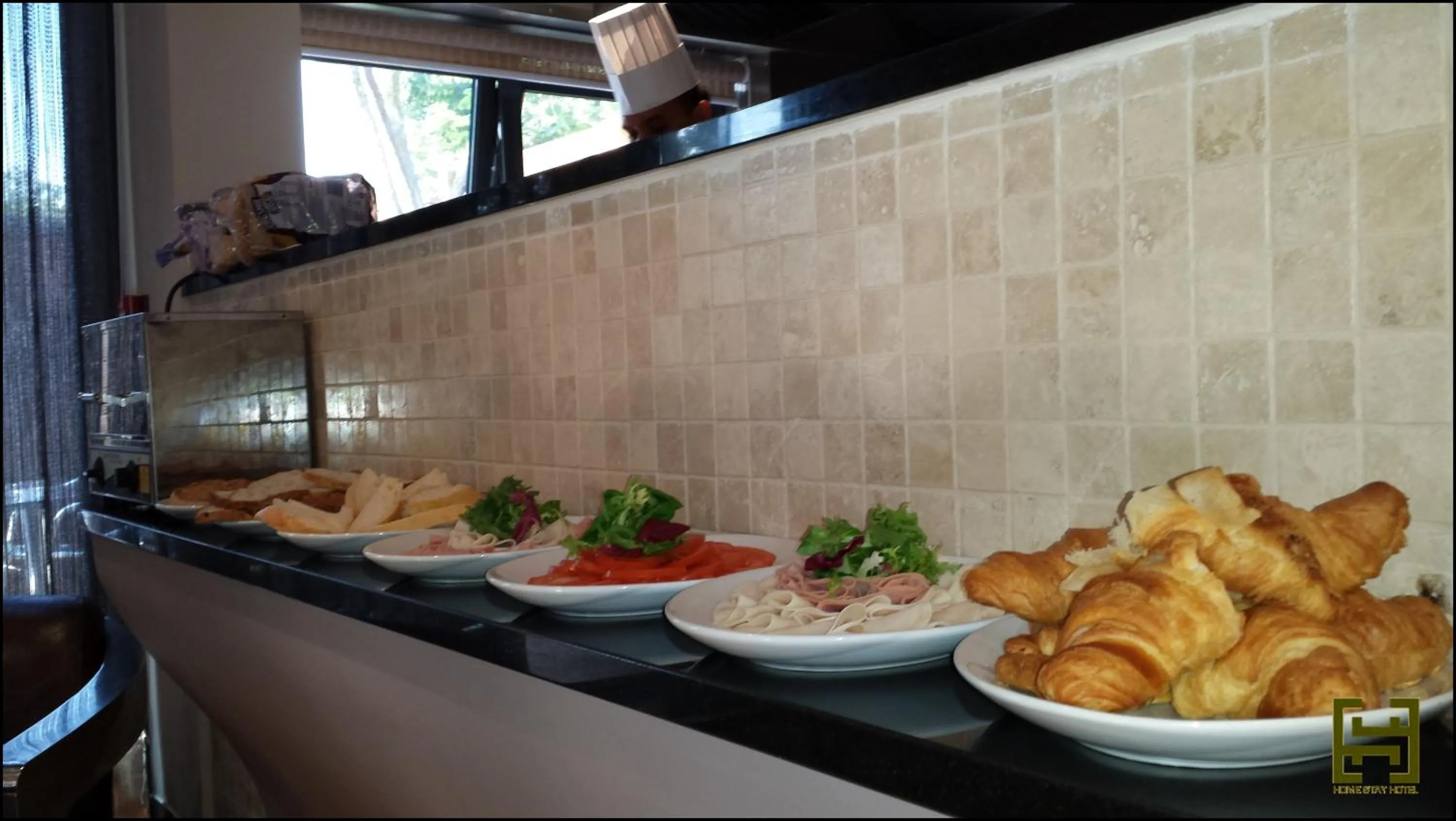 Food and drinks in Homestay Hotel Heathrow