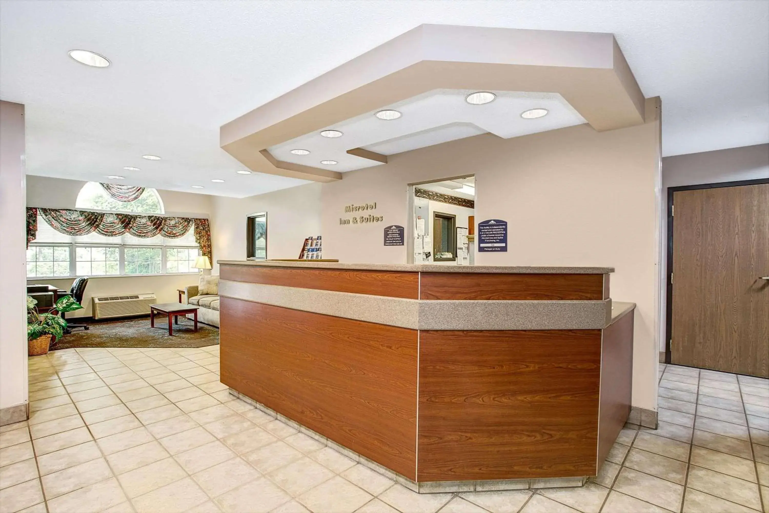 Lobby or reception in Microtel Inn & Suites by Wyndham Mason Lobby or reception in Microtel Inn & Suites by Wyndham Mason