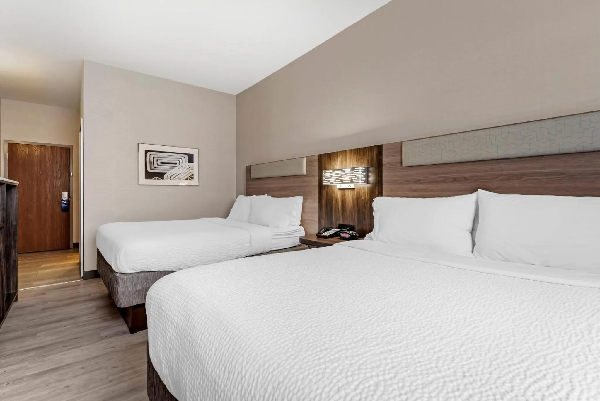 Photo of the whole room, Bed in Holiday Inn Express Pittsburgh - Munhall by IHG