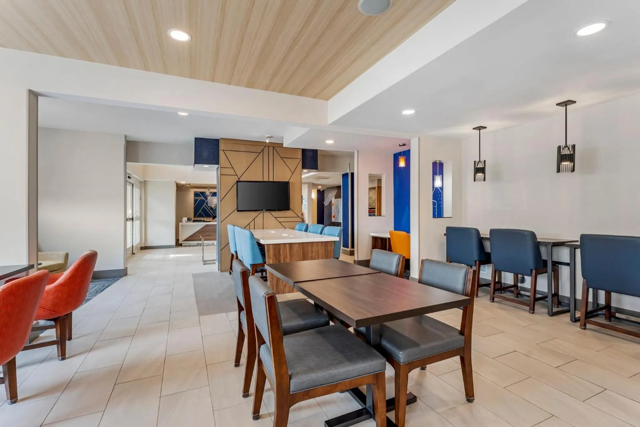 Breakfast in Holiday Inn Express Pittsburgh - Munhall by IHG