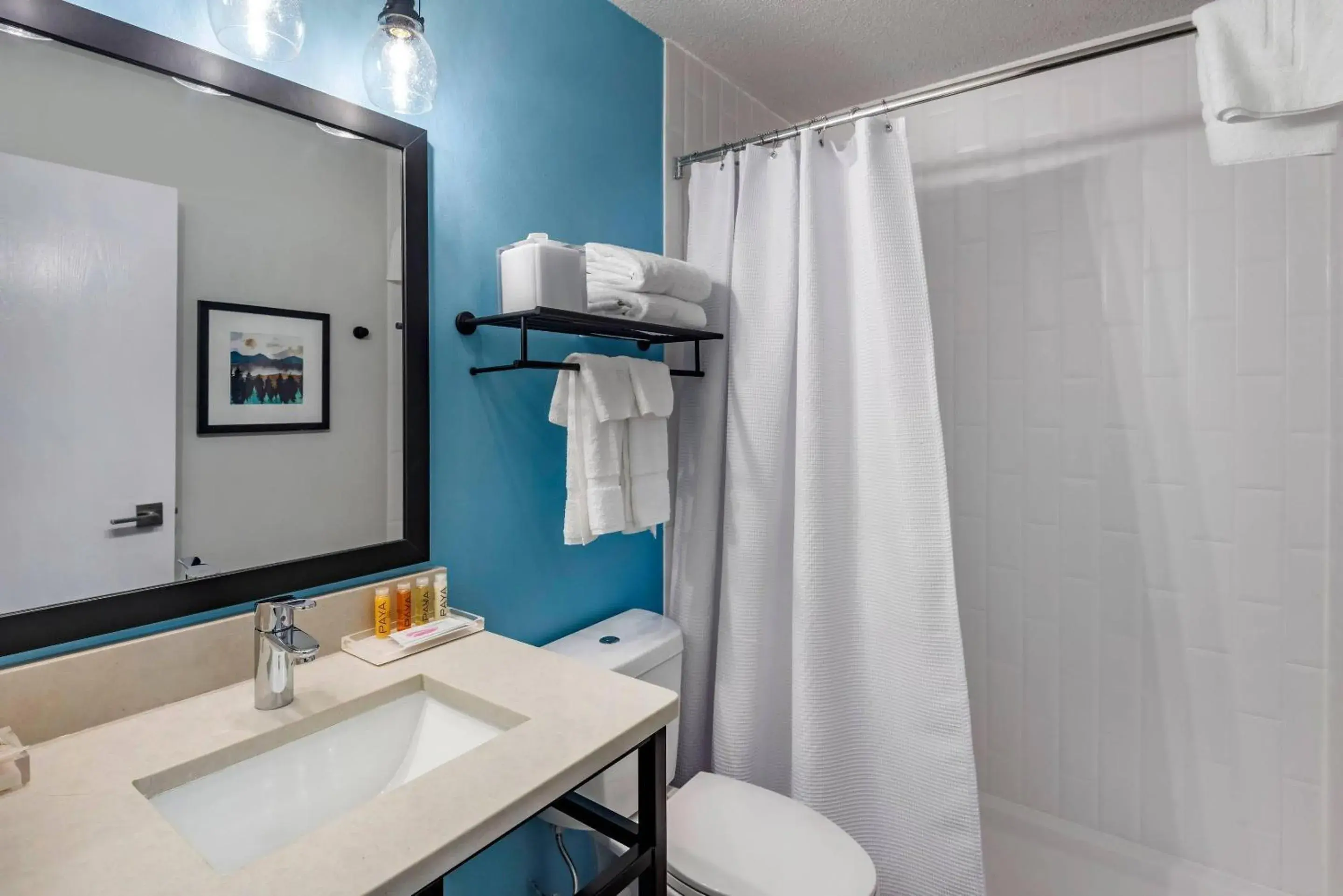 Bedroom in The Freeport Hotel, an Ascend Collection Hotel Bedroom in The Freeport Hotel, an Ascend Collection Hotel