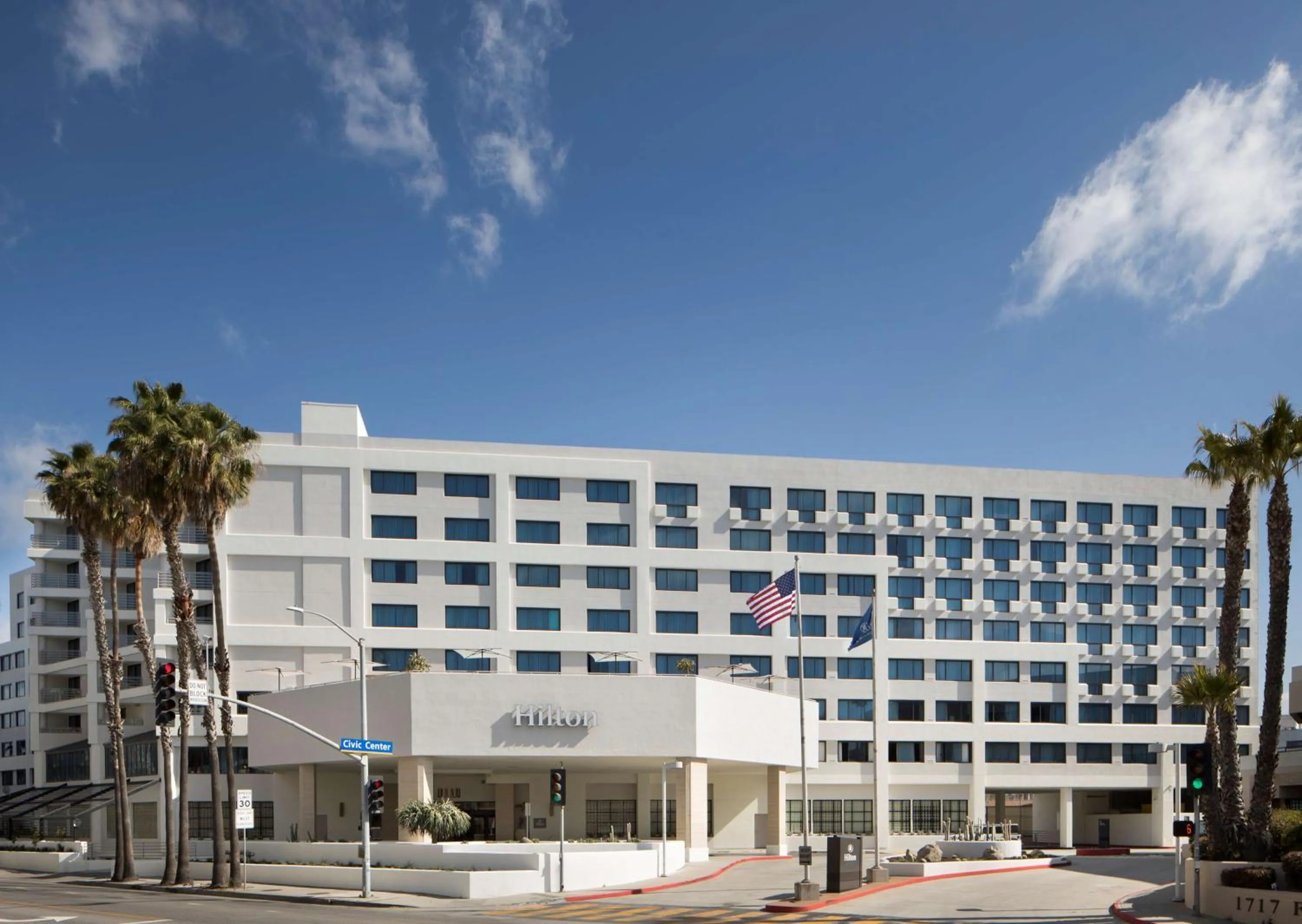 Property building in Hilton Santa Monica