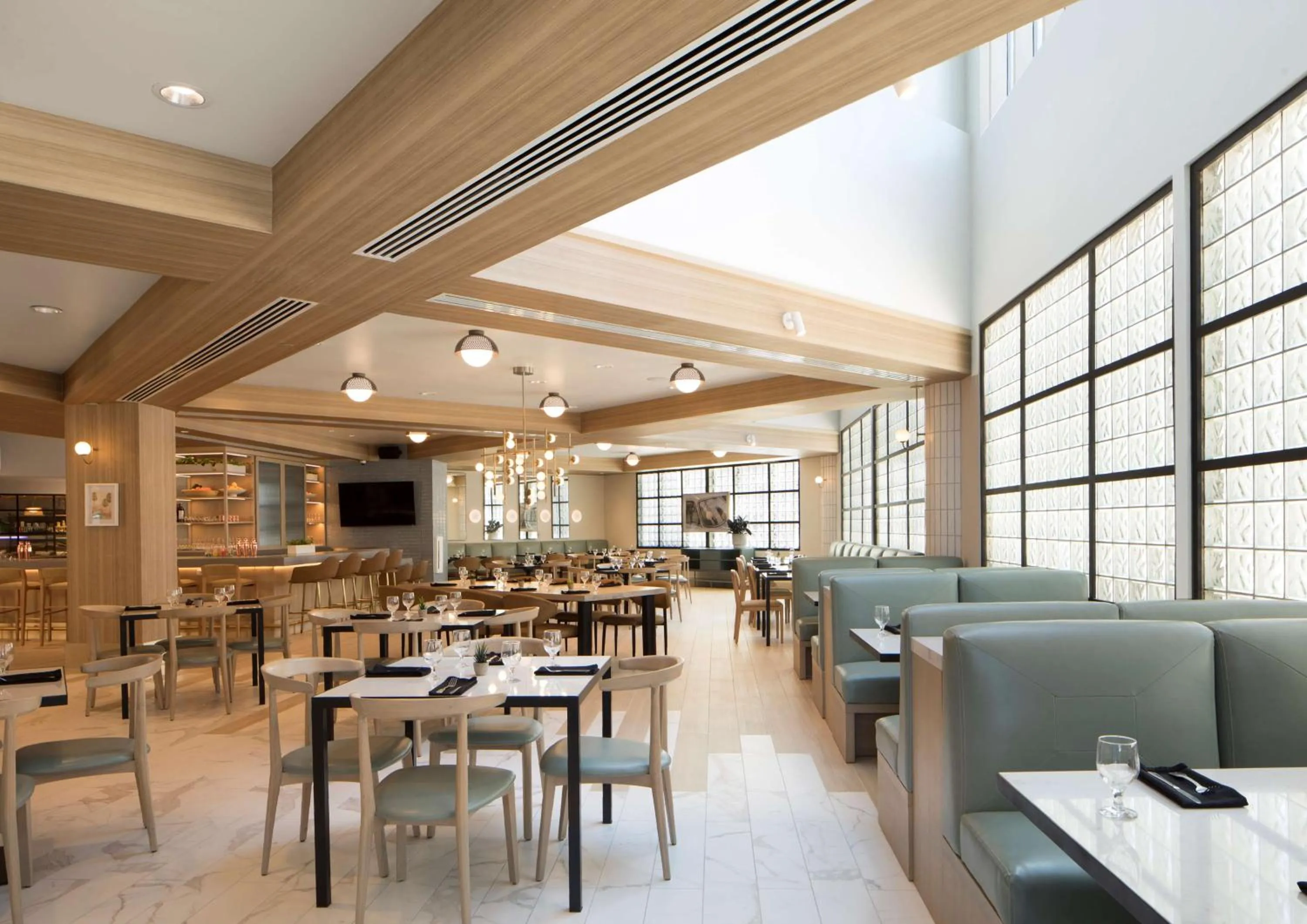 Restaurant/places to eat in Hilton Santa Monica