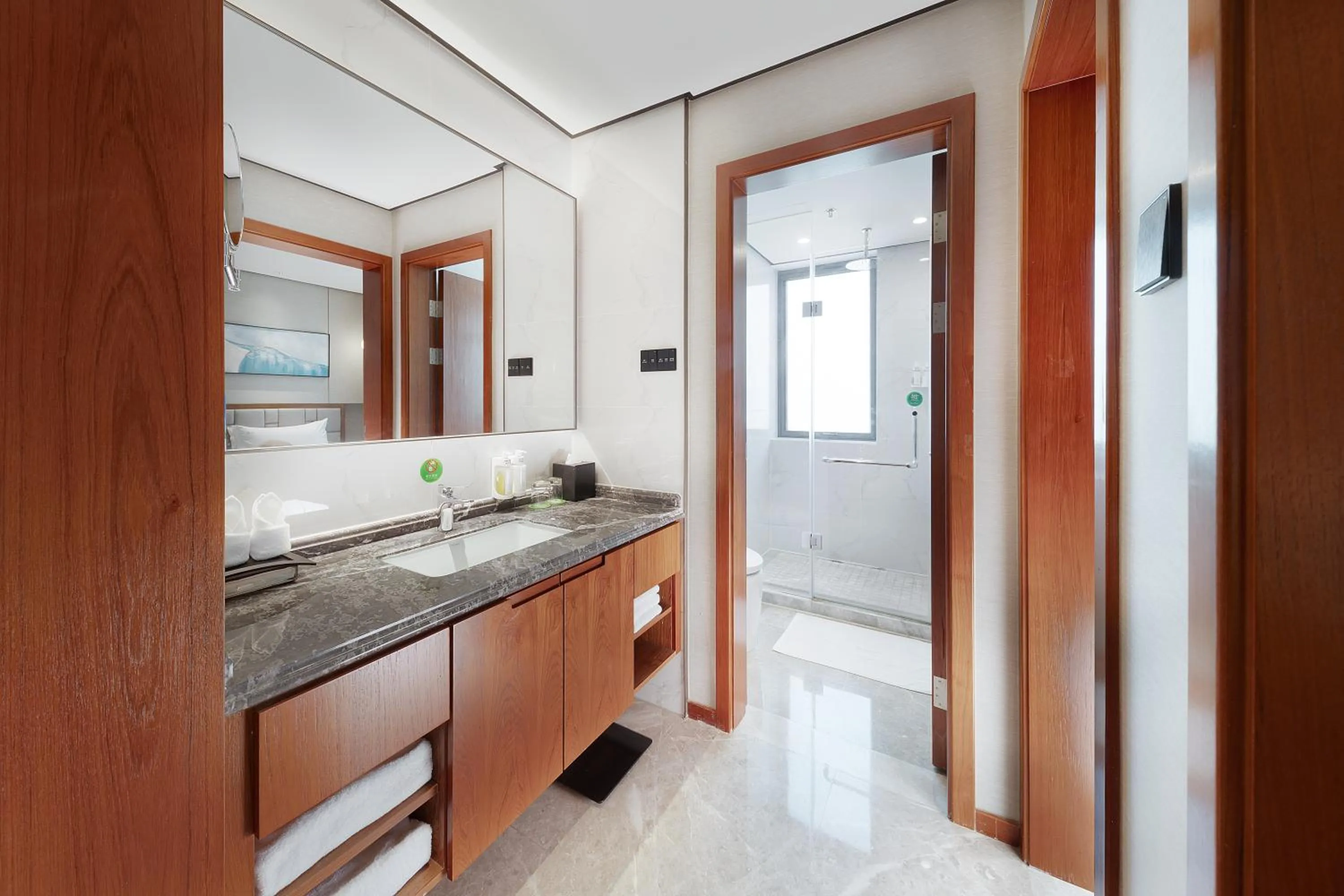 Toilet in Holiday Inn Suites Xi'an High-Tech Zone by IHG