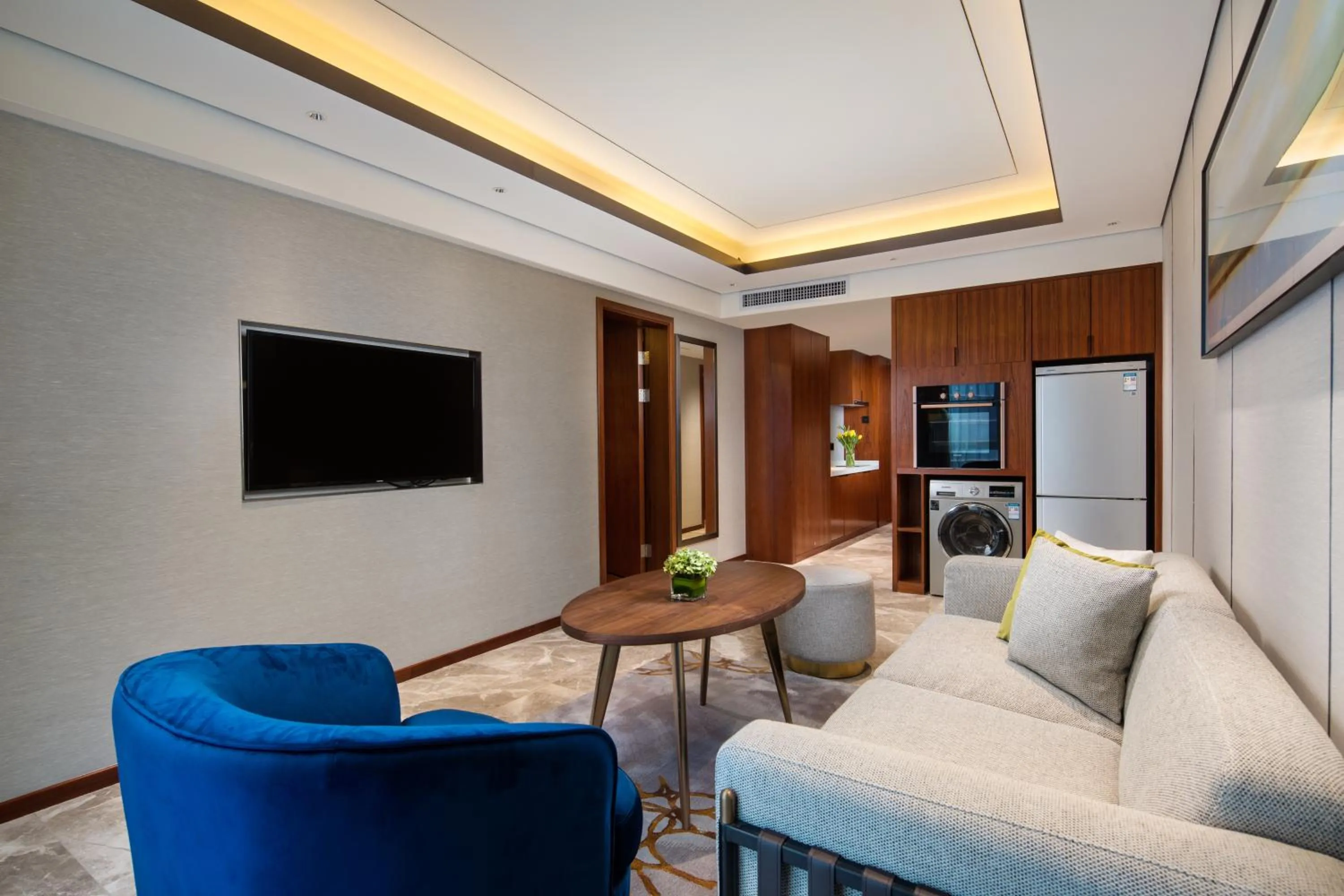 Living room in Holiday Inn Suites Xi'an High-Tech Zone by IHG