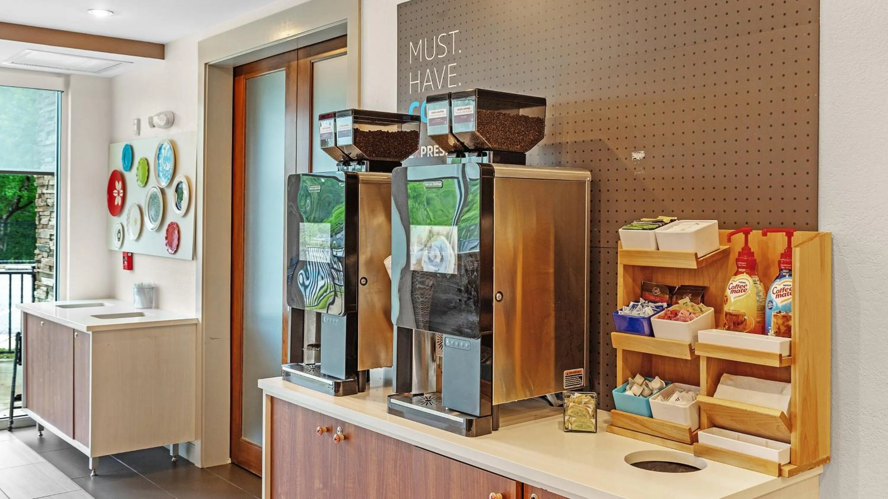 Breakfast in Holiday Inn Express & Suites Mobile - University Area by IHG