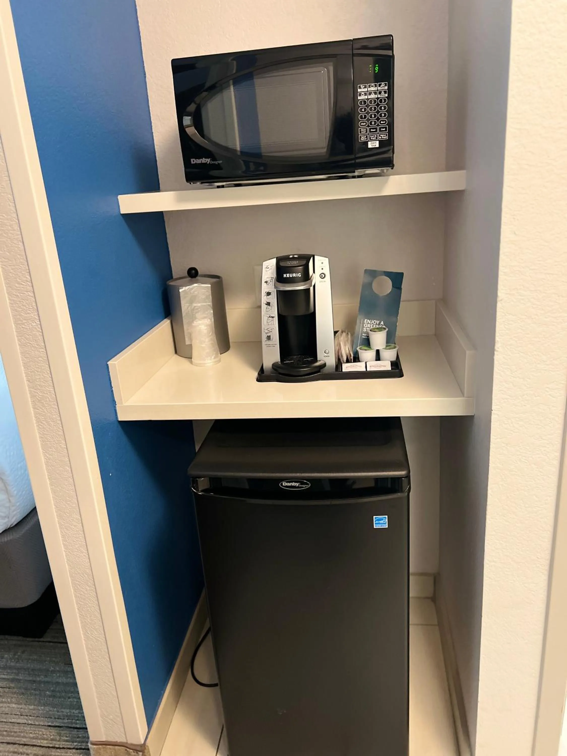 Coffee/tea facilities in Holiday Inn Express & Suites Mobile - University Area by IHG