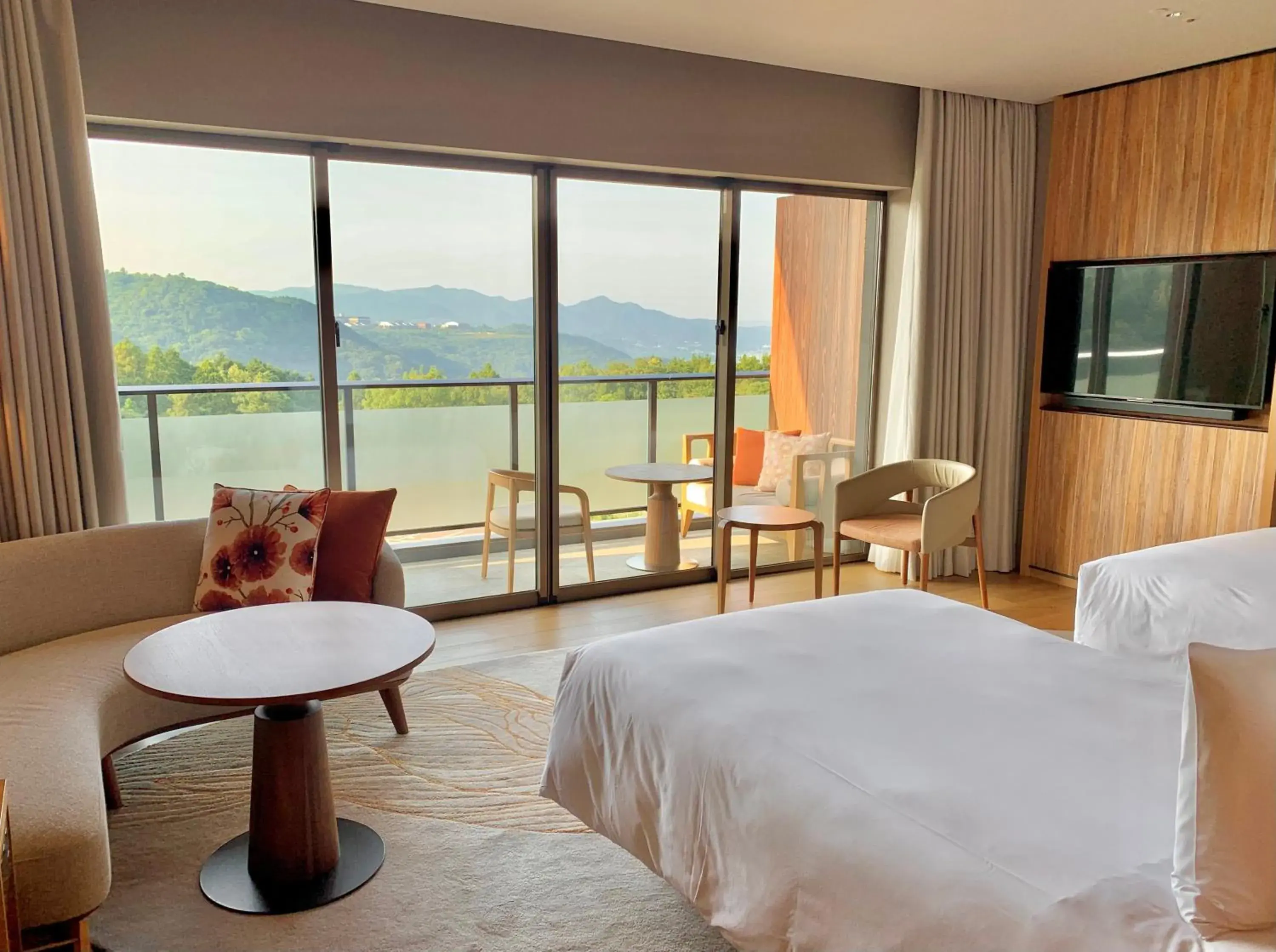 Photo of the whole room, Bed in ANA InterContinental Beppu Resort & Spa by IHG Photo of the whole room, Bed in ANA InterContinental Beppu Resort & Spa by IHG