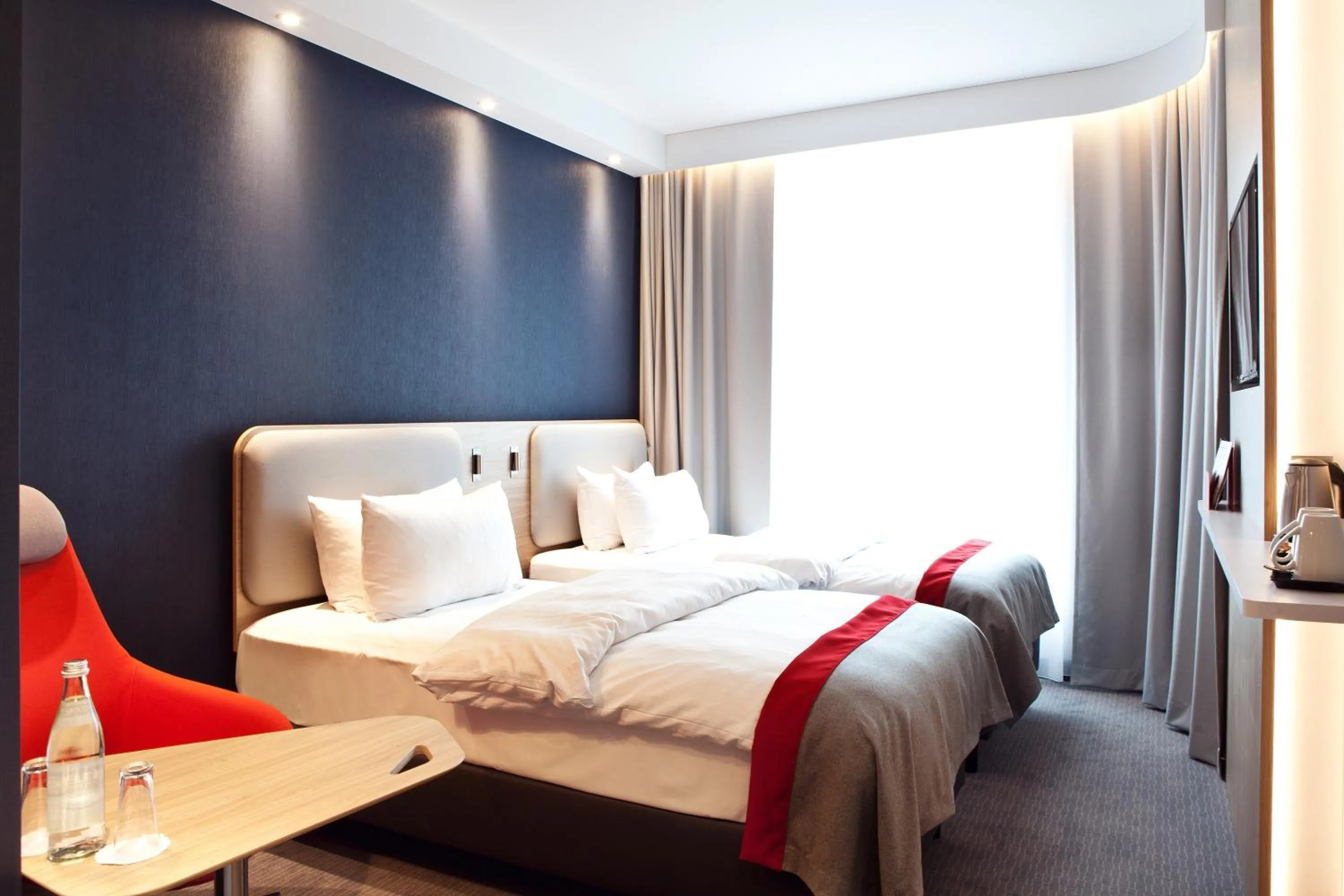 Bed in Holiday Inn Express Oberhausen by IHG