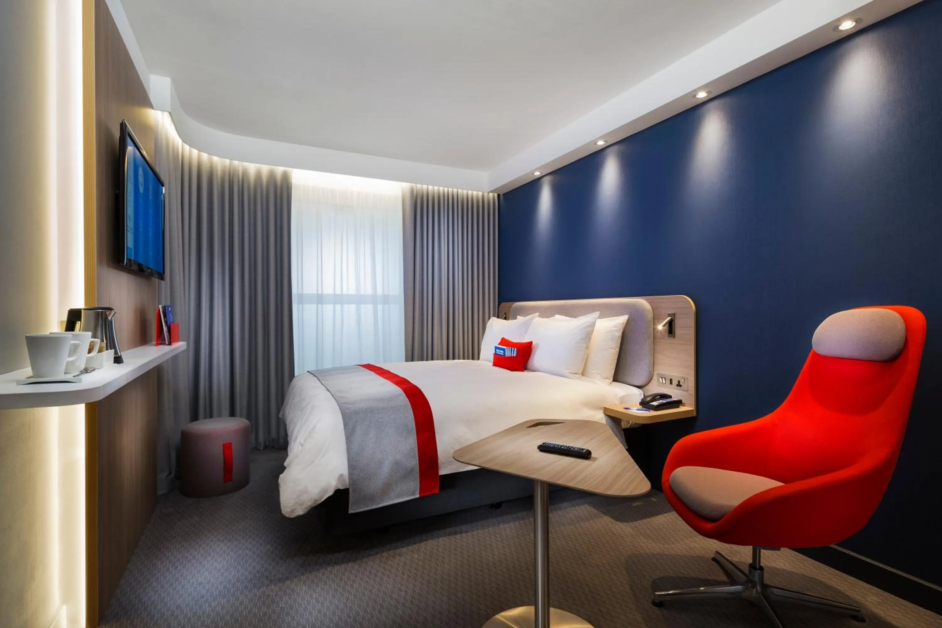 Bed in Holiday Inn Express Oberhausen by IHG