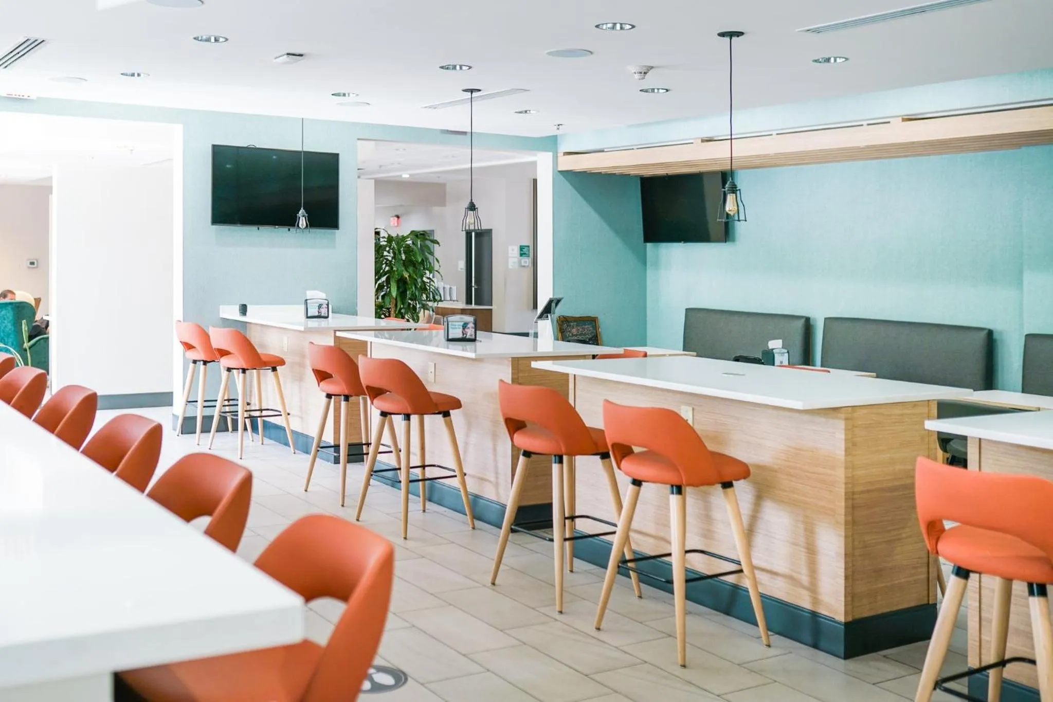 Restaurant/places to eat in Holiday Inn & Suites - Fayetteville W-Fort Bragg Area by IHG