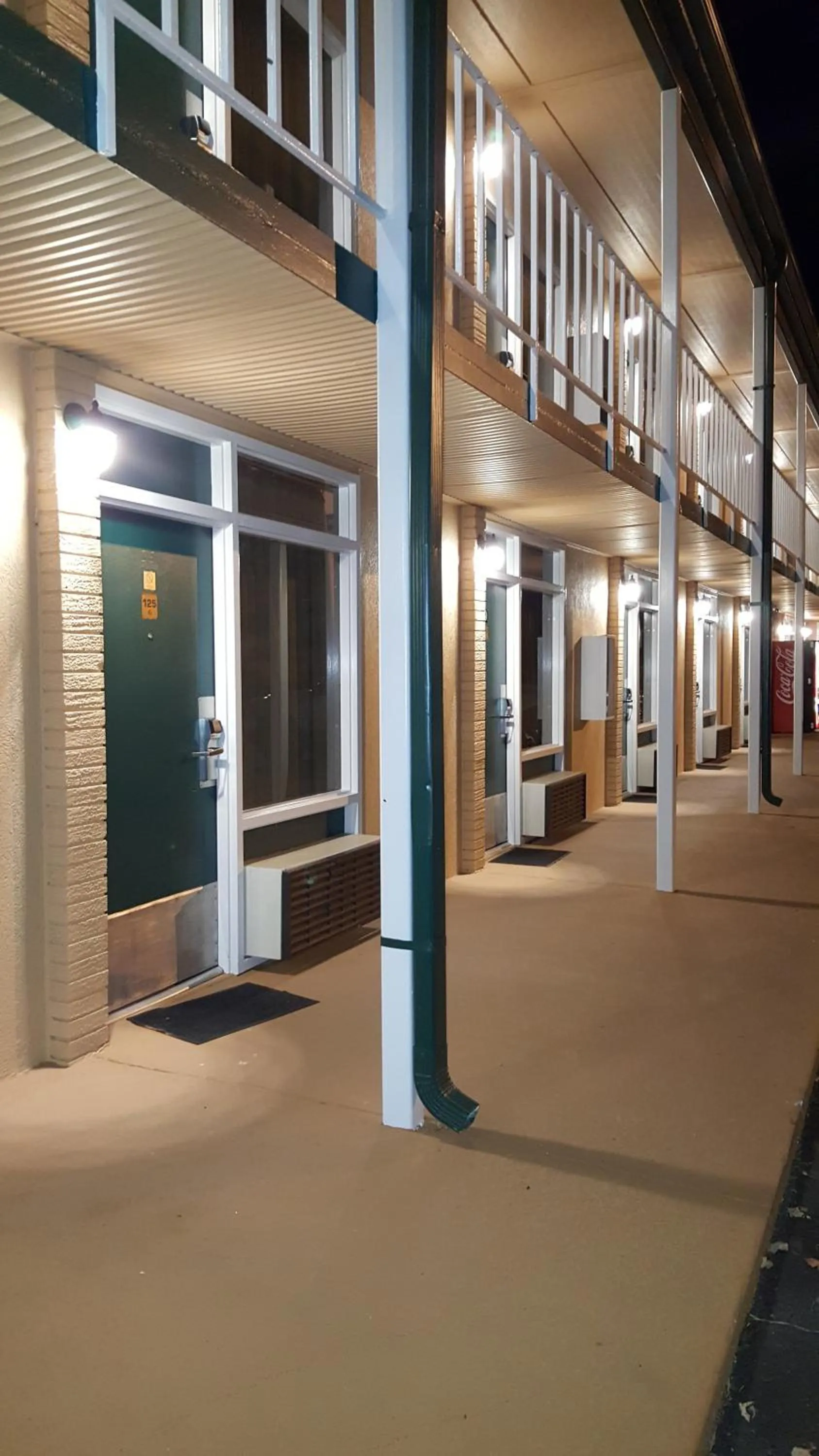 Property building in Budget Inn Top of Ellijay