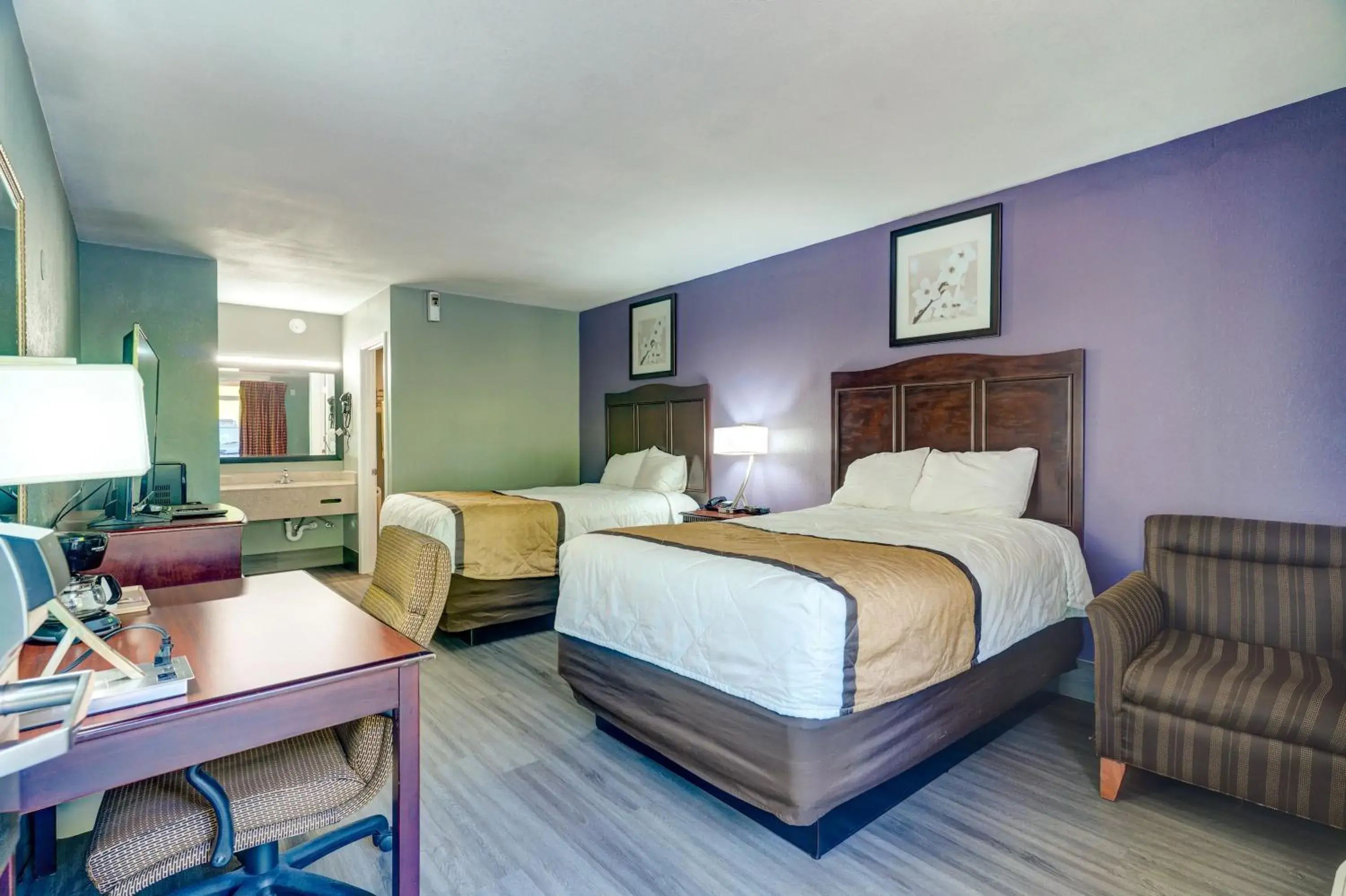 Bed in Budget Inn Top of Ellijay Bed in Budget Inn Top of Ellijay