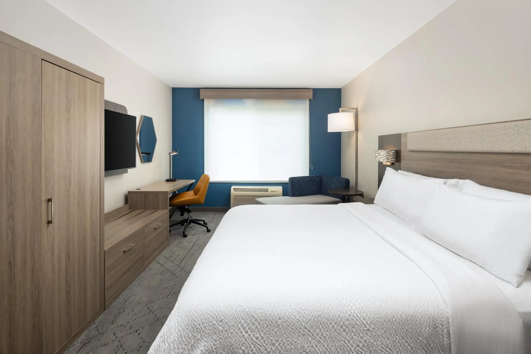 Photo of the whole room, Bed in Holiday Inn Express Hotel & Suites North Sequim by IHG