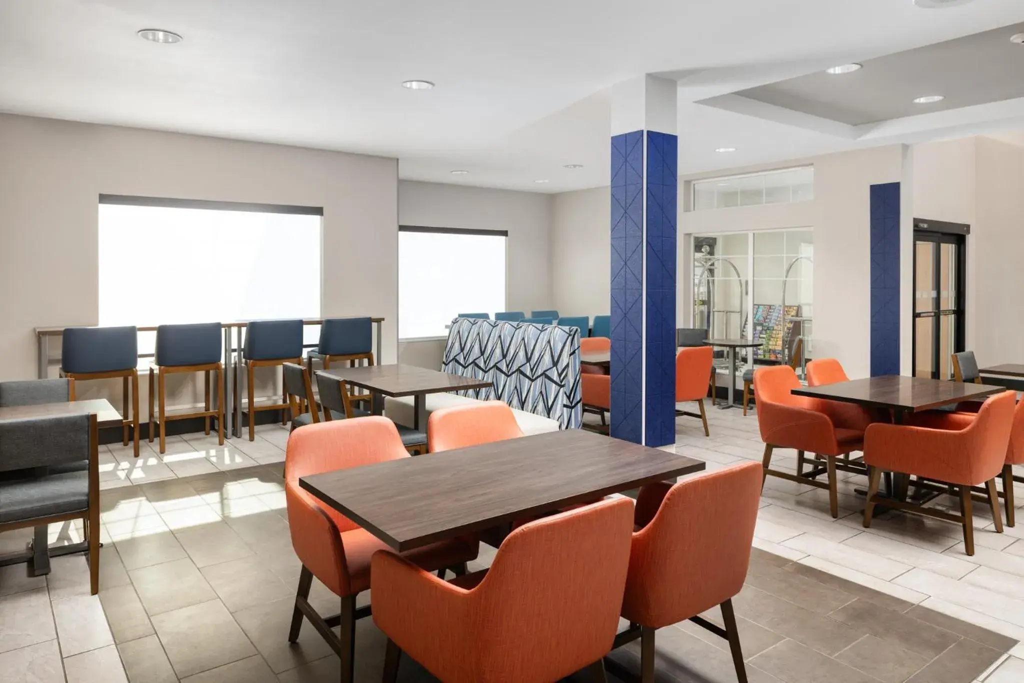 Breakfast in Holiday Inn Express Hotel & Suites North Sequim by IHG Breakfast in Holiday Inn Express Hotel & Suites North Sequim by IHG