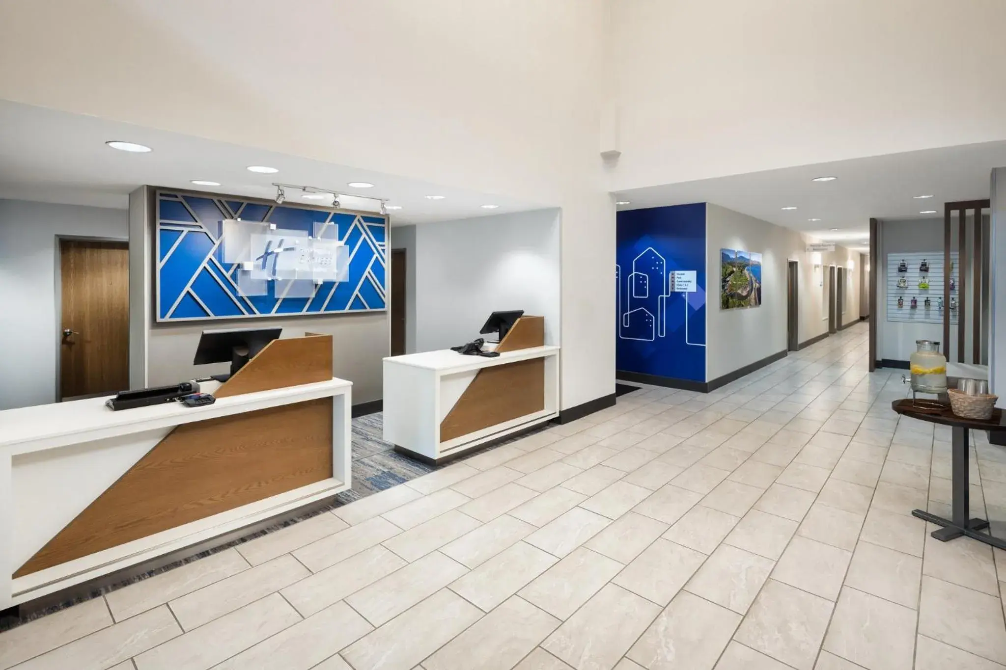 Property building in Holiday Inn Express Hotel & Suites North Sequim by IHG Property building in Holiday Inn Express Hotel & Suites North Sequim by IHG