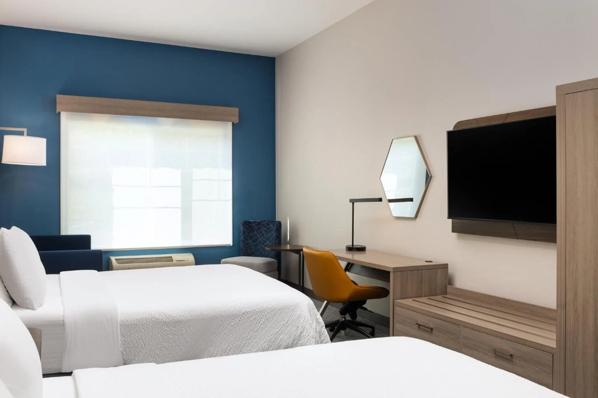 Photo of the whole room, Bed in Holiday Inn Express Hotel & Suites North Sequim by IHG