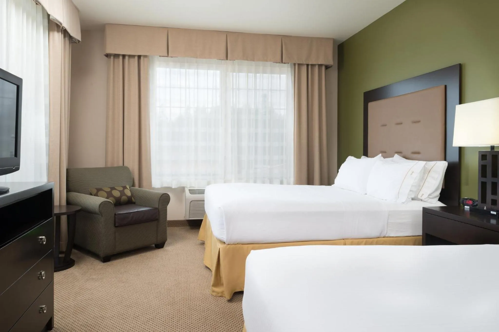 Photo of the whole room, Bed in Holiday Inn Express Hotel & Suites North Sequim by IHG