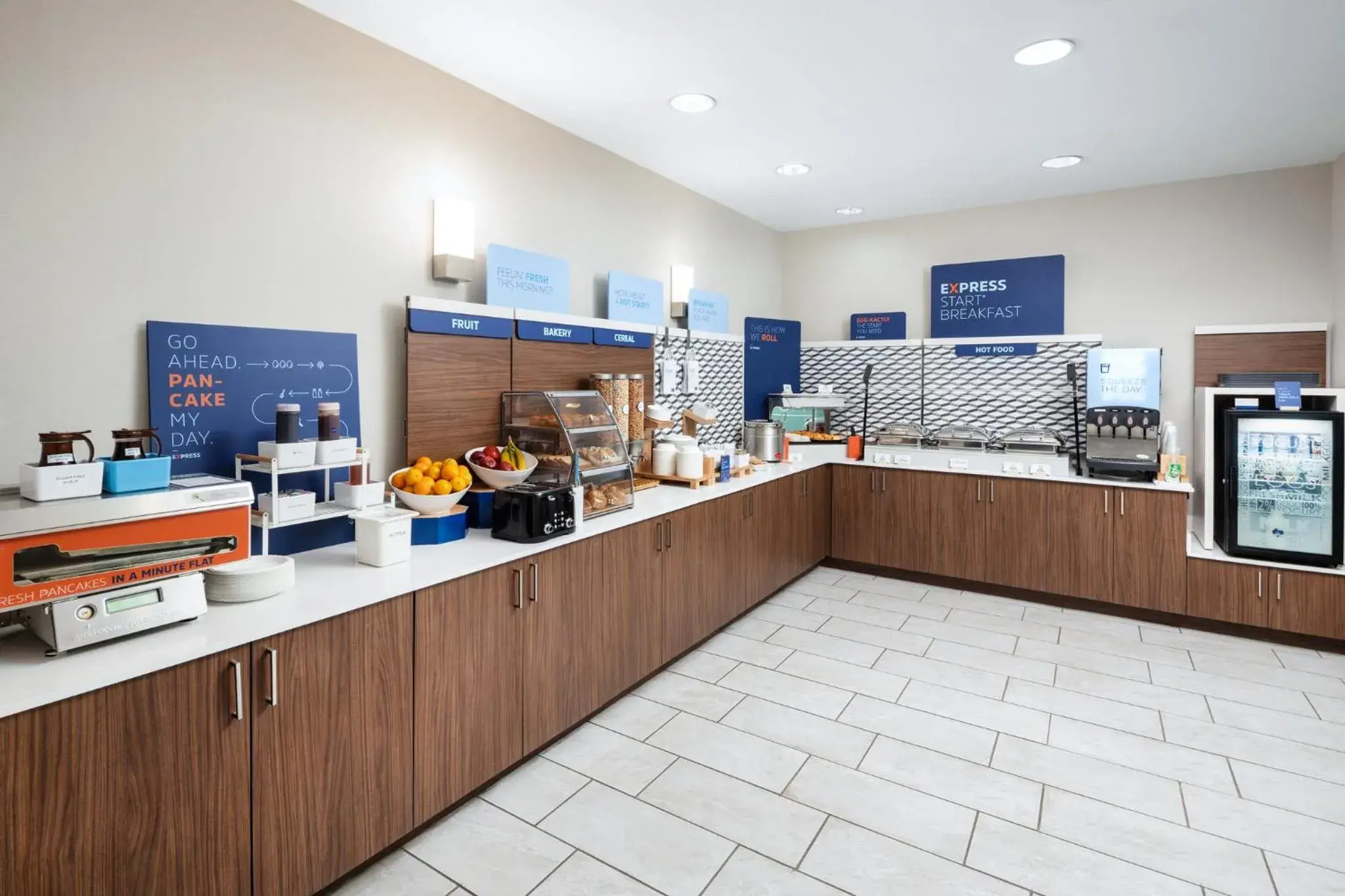 Breakfast in Holiday Inn Express Hotel & Suites North Sequim by IHG Breakfast in Holiday Inn Express Hotel & Suites North Sequim by IHG