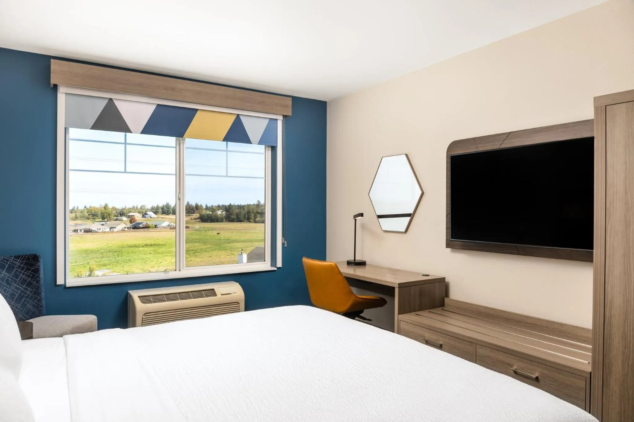 Photo of the whole room, Bed in Holiday Inn Express Hotel & Suites North Sequim by IHG