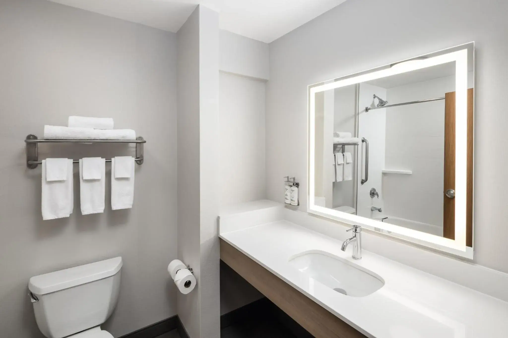 King Suite - Ground Floor in Holiday Inn Express Hotel & Suites North Sequim by IHG King Suite - Ground Floor in Holiday Inn Express Hotel & Suites North Sequim by IHG