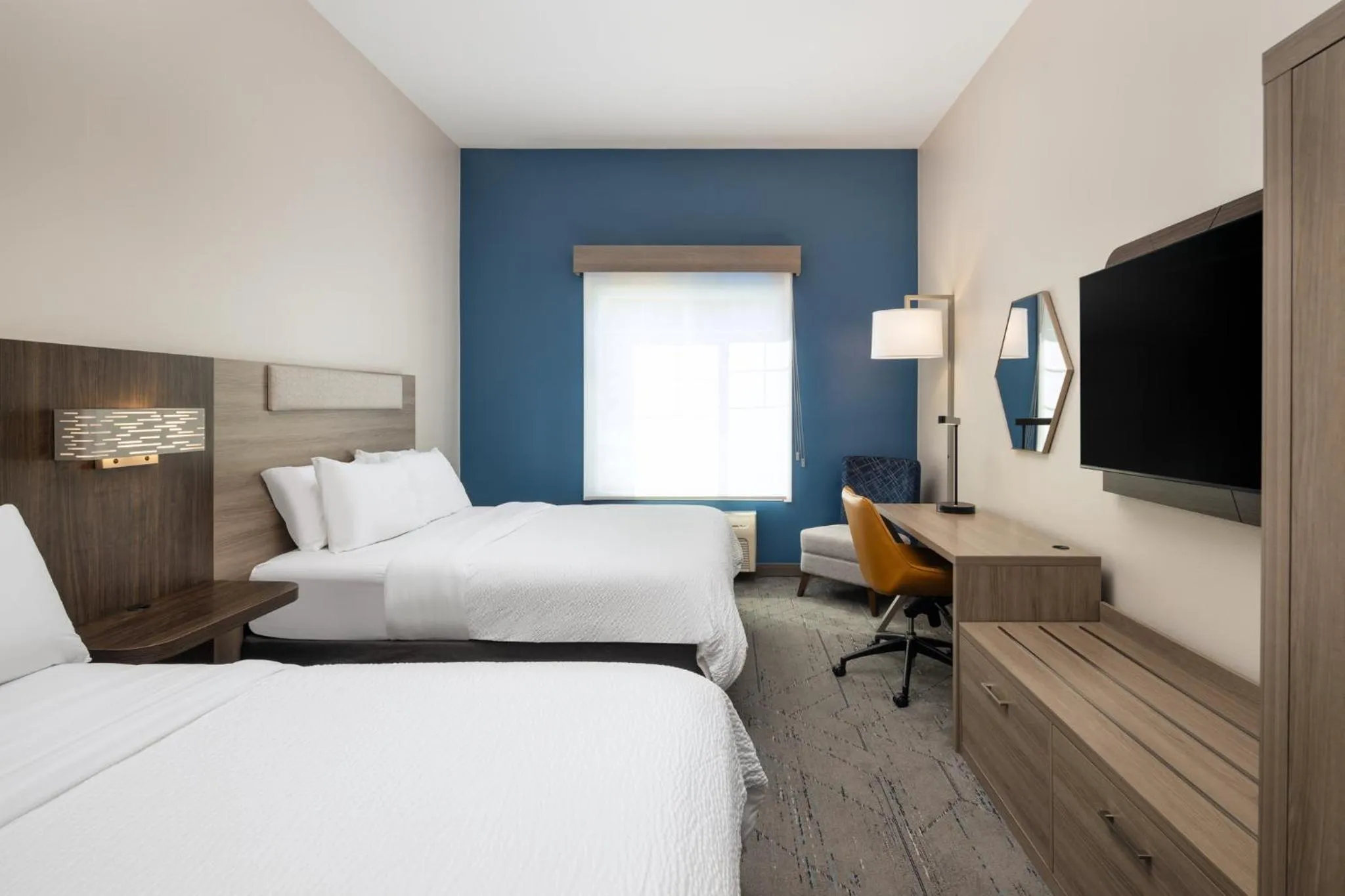 Photo of the whole room, Bed in Holiday Inn Express Hotel & Suites North Sequim by IHG