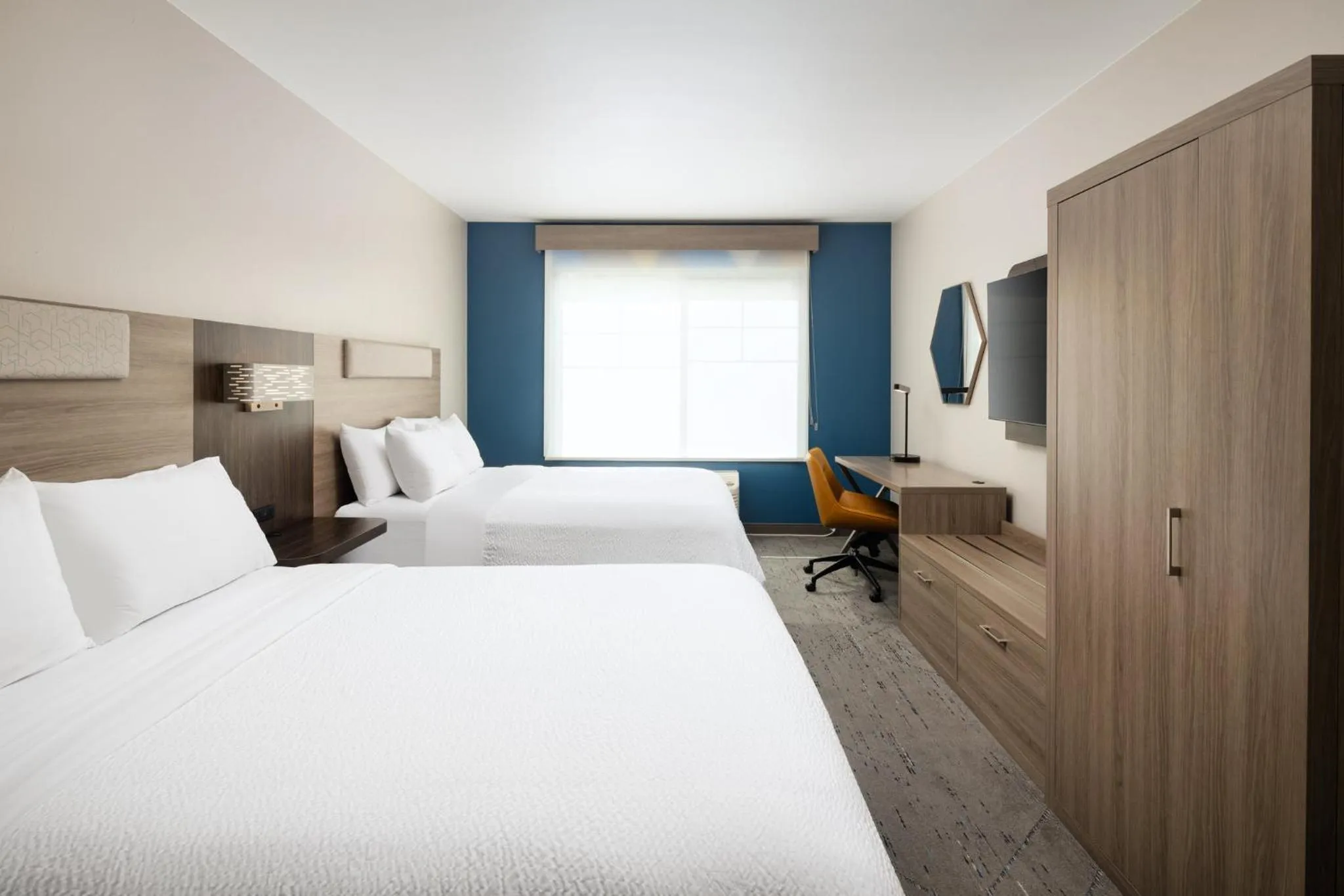 Photo of the whole room, Bed in Holiday Inn Express Hotel & Suites North Sequim by IHG