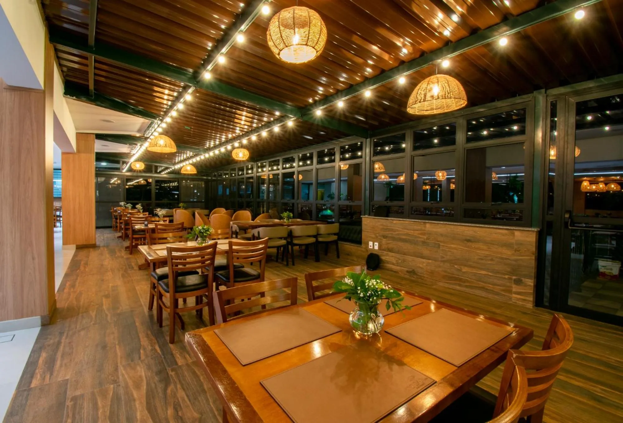 Restaurant/places to eat in Oscar Inn Eco Resort