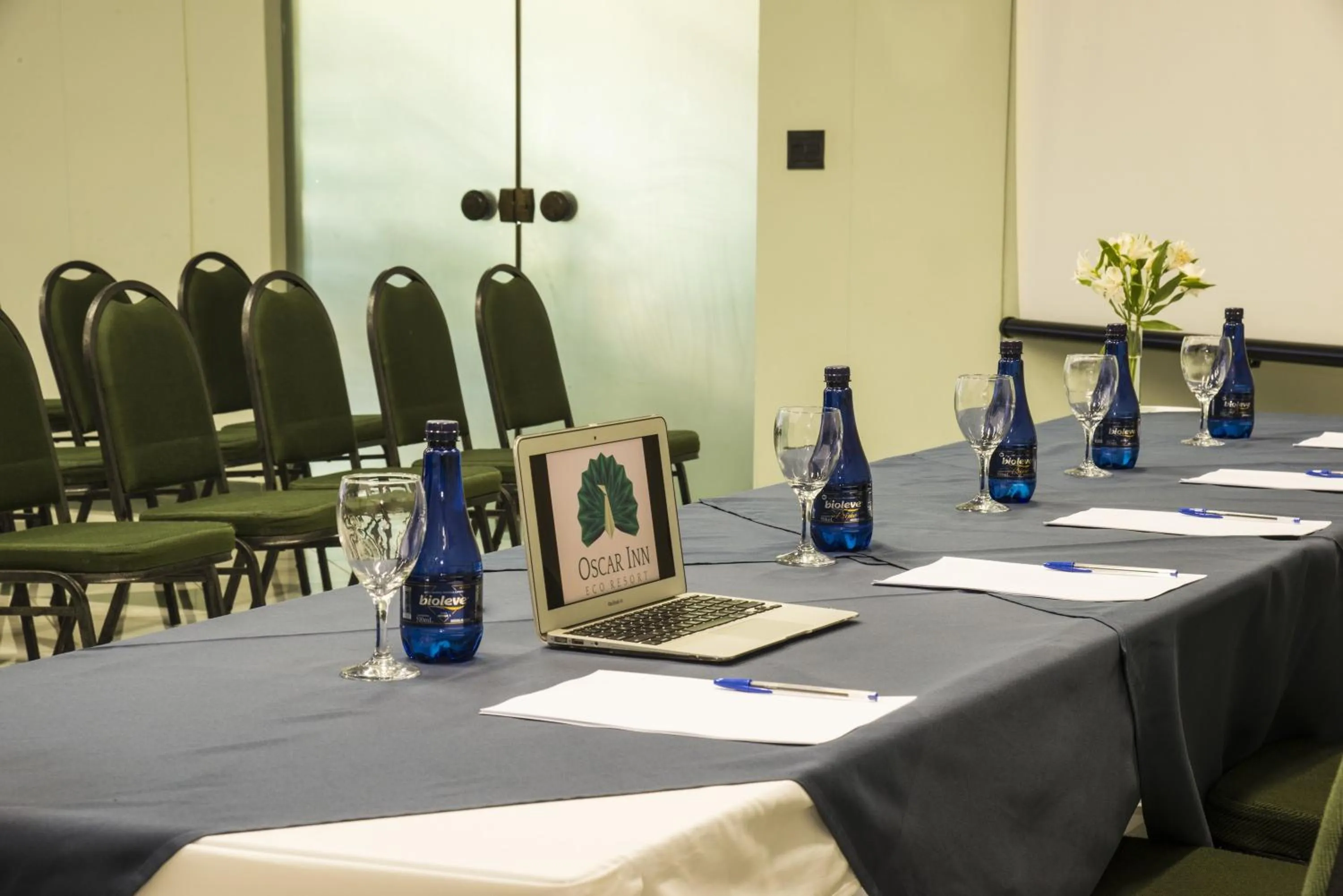 Business facilities in Oscar Inn Eco Resort