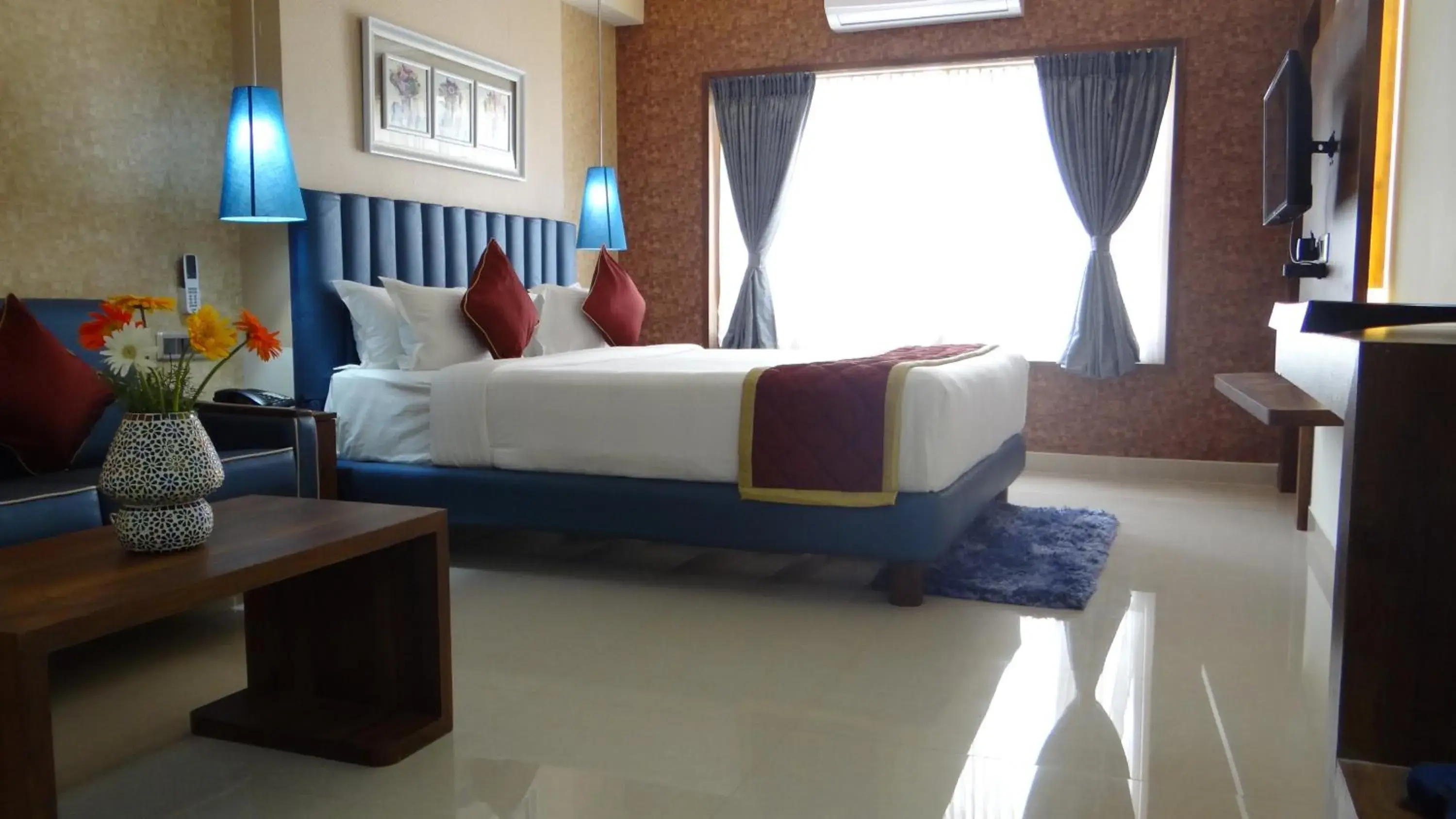 Photo of the whole room, Bed in Arna Hotel Photo of the whole room, Bed in Arna Hotel