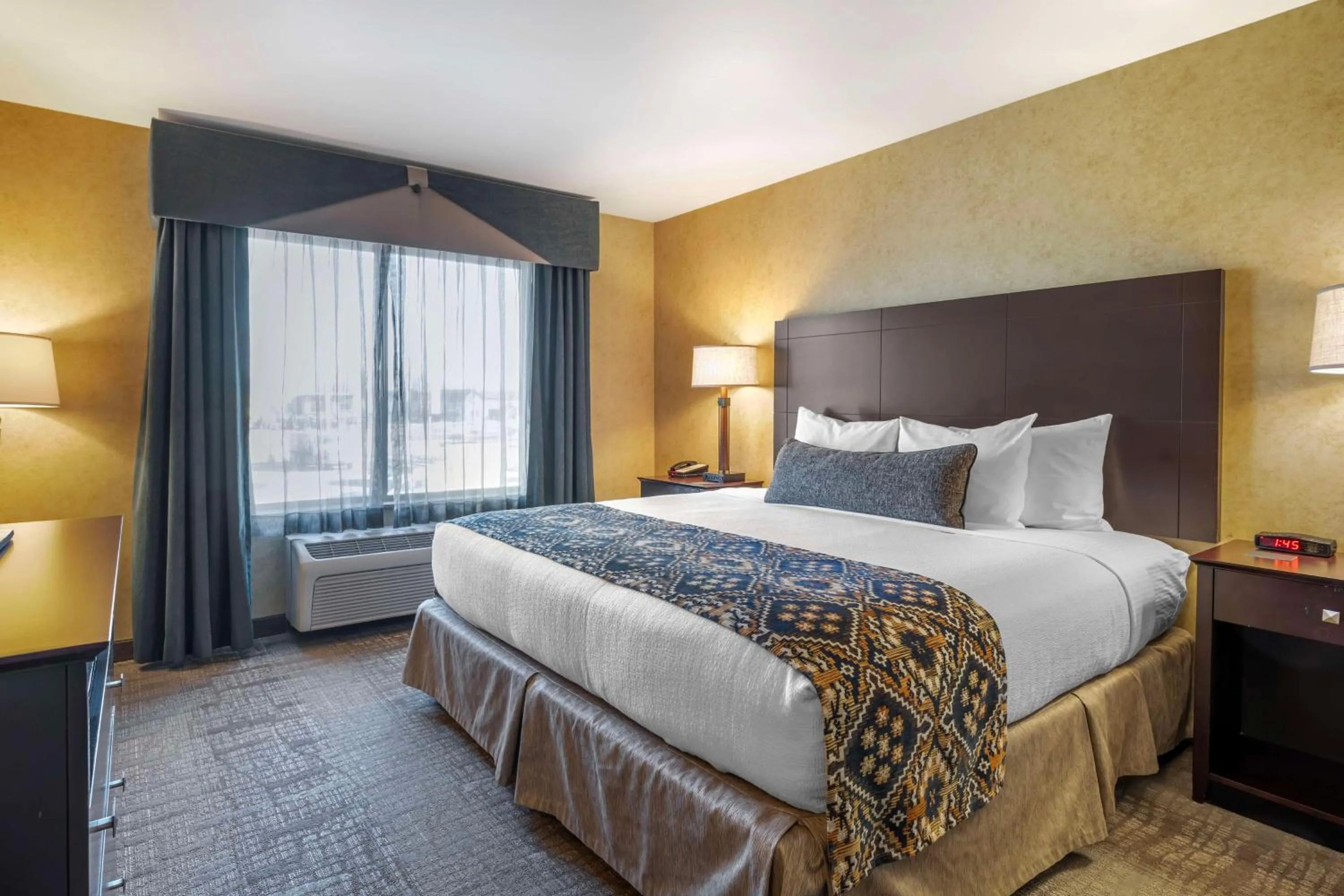 Bedroom, Bed in Best Western Plus Ponderay Mountain Lodge Sandpoint