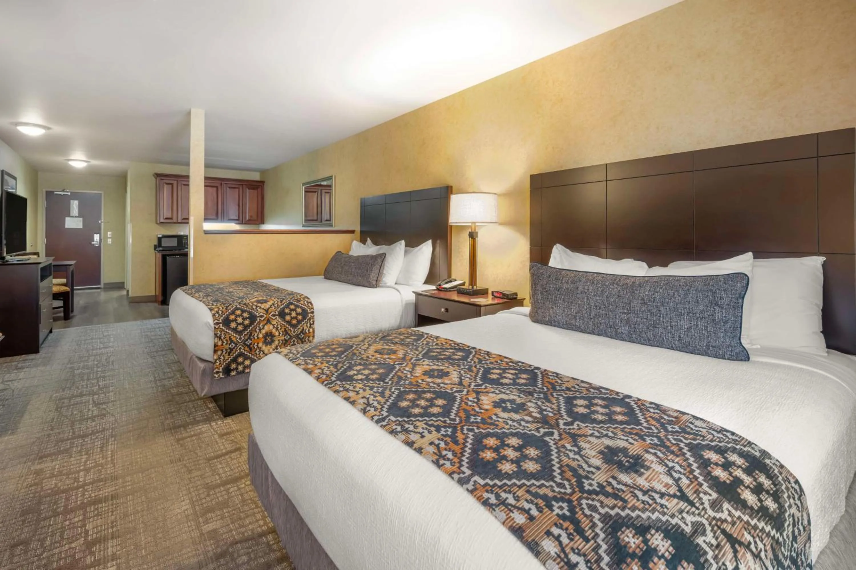 Bedroom, Bed in Best Western Plus Ponderay Mountain Lodge Sandpoint