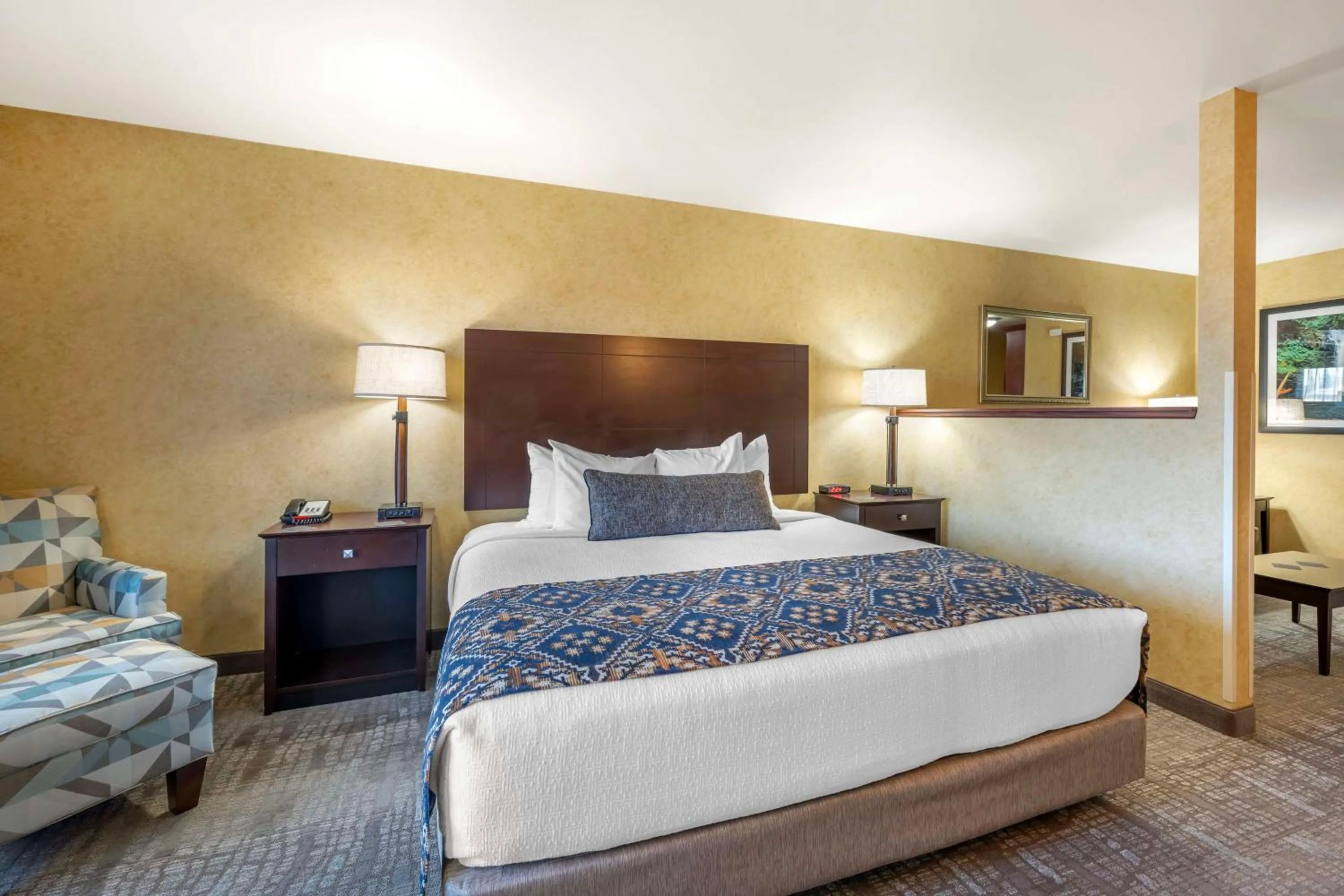 Bedroom, Bed in Best Western Plus Ponderay Mountain Lodge Sandpoint