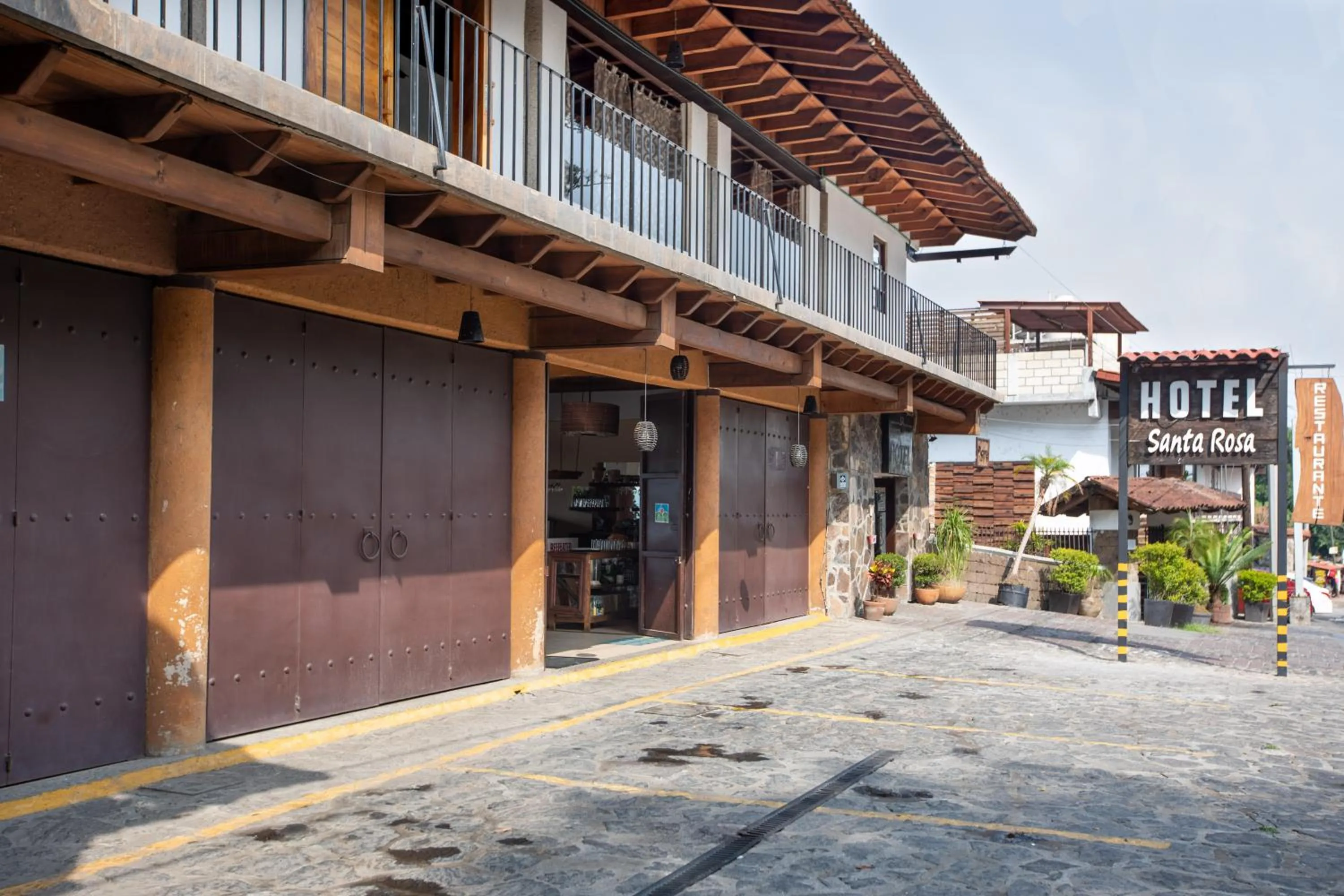 Property building in Hotel Santa Rosa