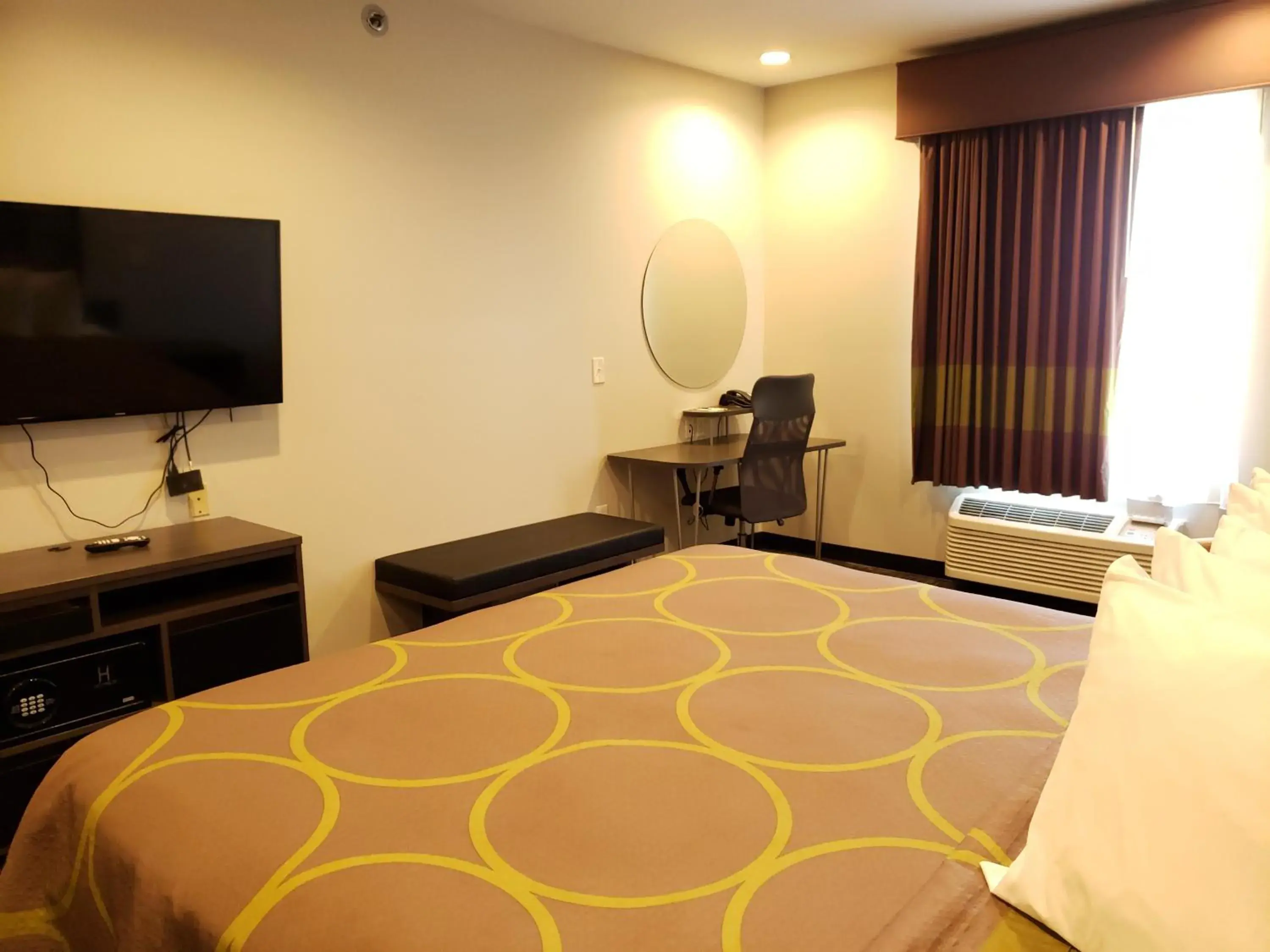 Bedroom, Bed in Super 8 by Wyndham St. Louis North Bedroom, Bed in Super 8 by Wyndham St. Louis North