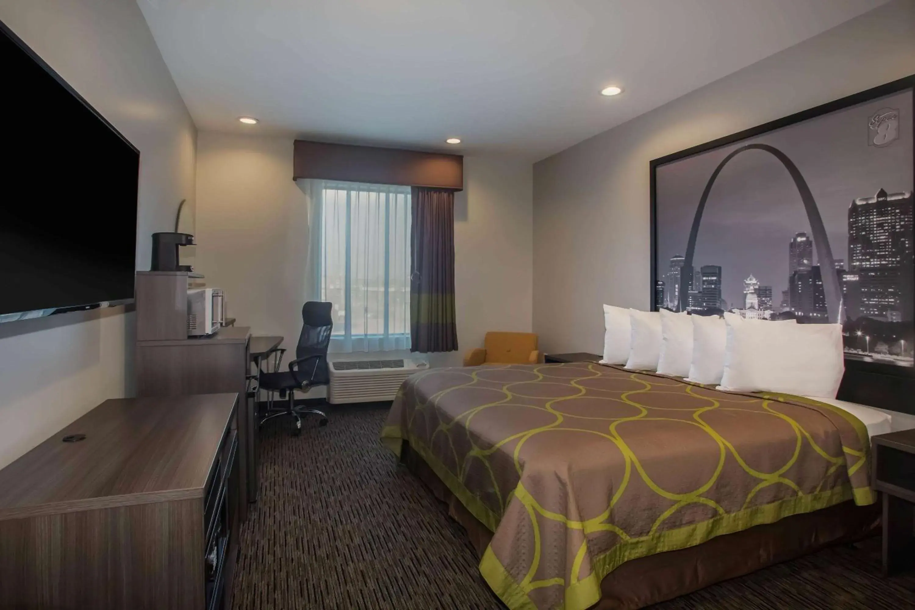 Photo of the whole room, Bed in Super 8 by Wyndham St. Louis North Photo of the whole room, Bed in Super 8 by Wyndham St. Louis North