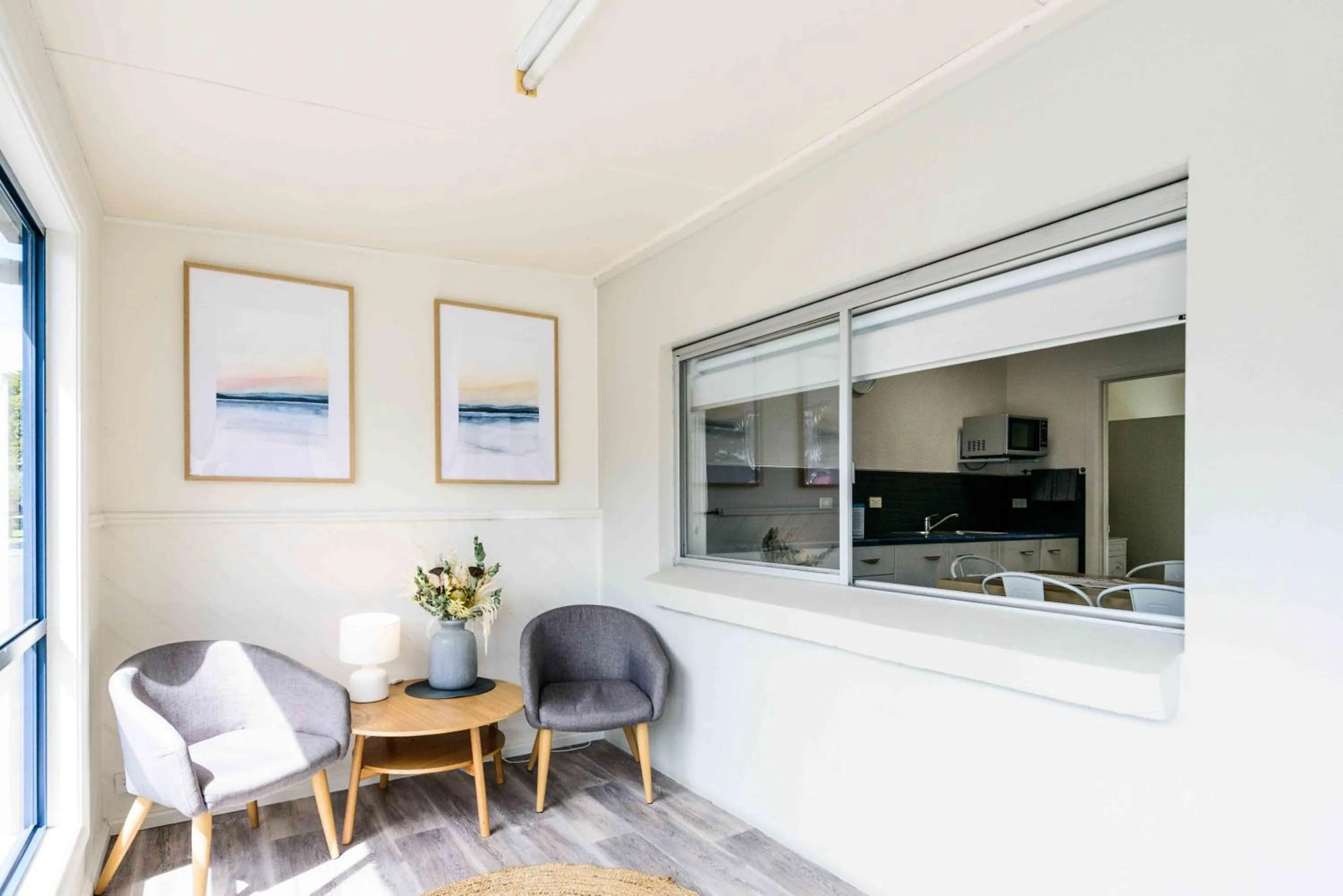 Facade/entrance in Georges Bay Apartments