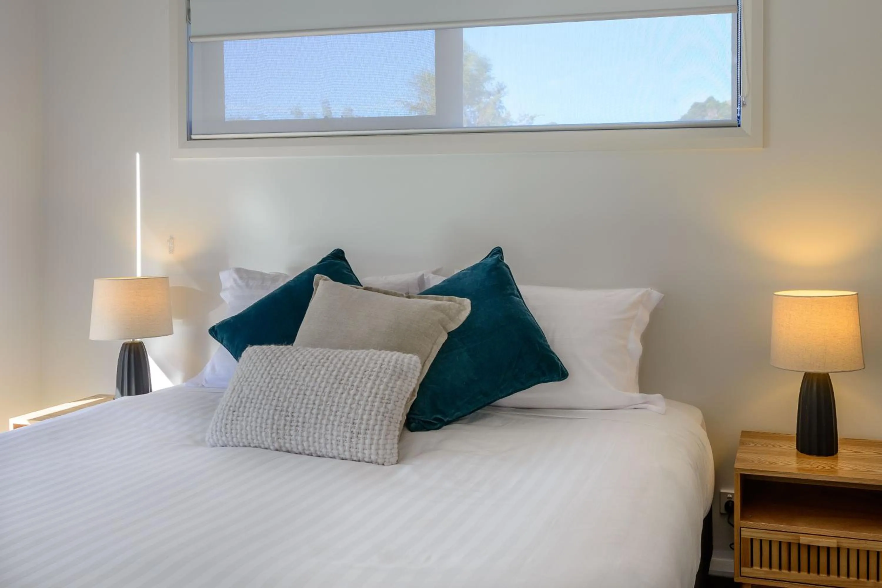Bedroom, Bed in Georges Bay Apartments