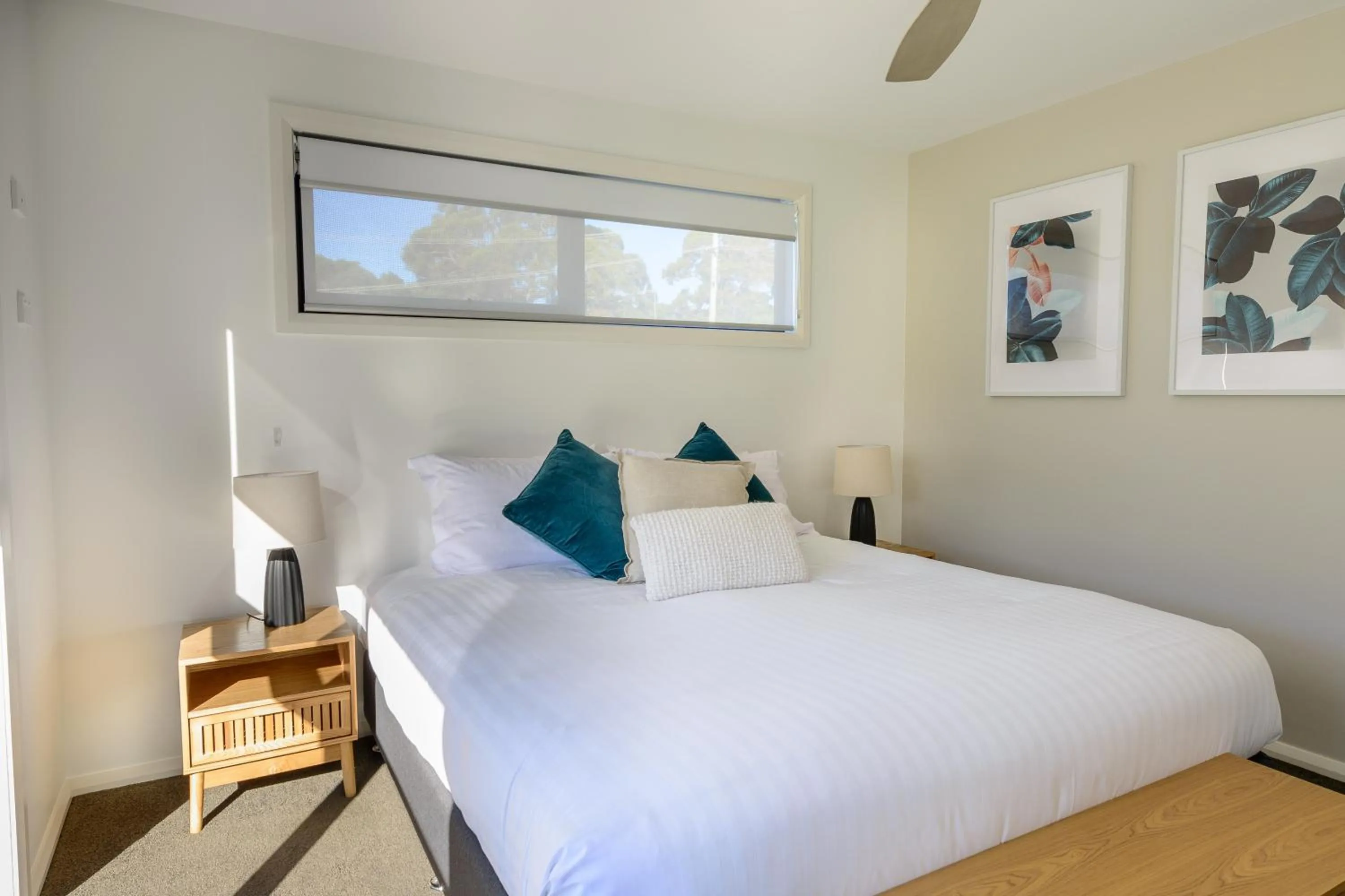 Bedroom, Bed in Georges Bay Apartments