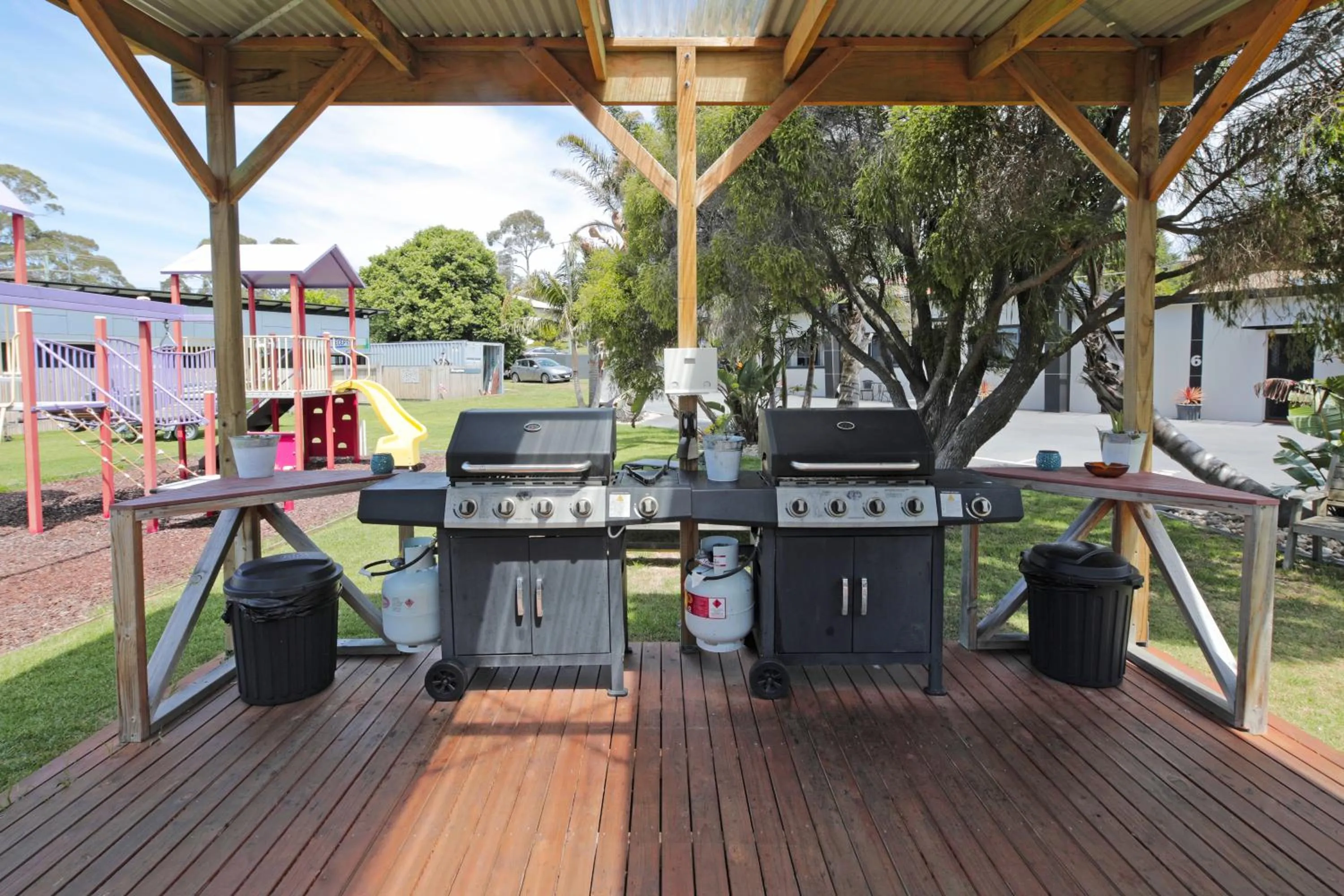 BBQ facilities in Georges Bay Apartments