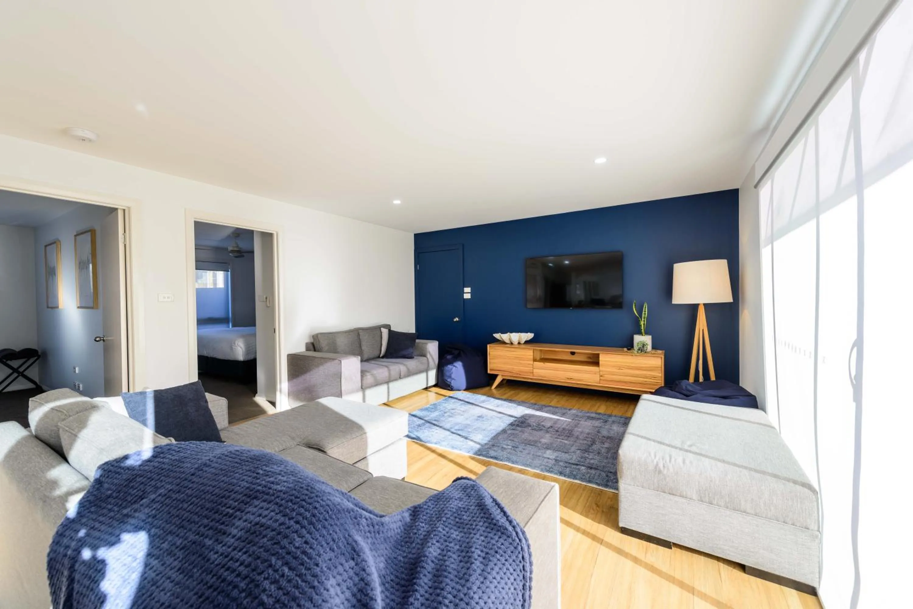 Living room in Georges Bay Apartments