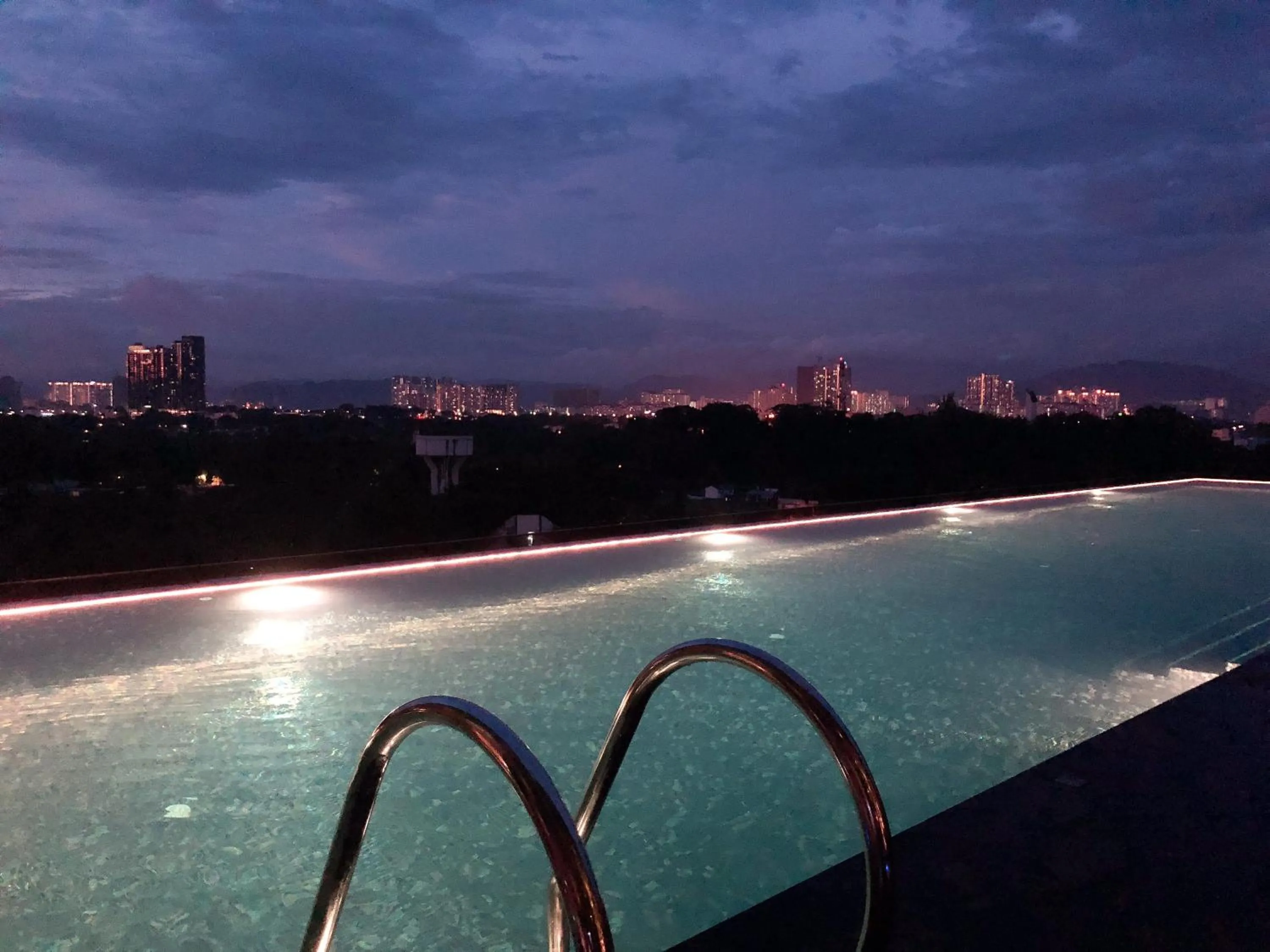 Property building in Expressionz Suites, KLCC by Ozfun