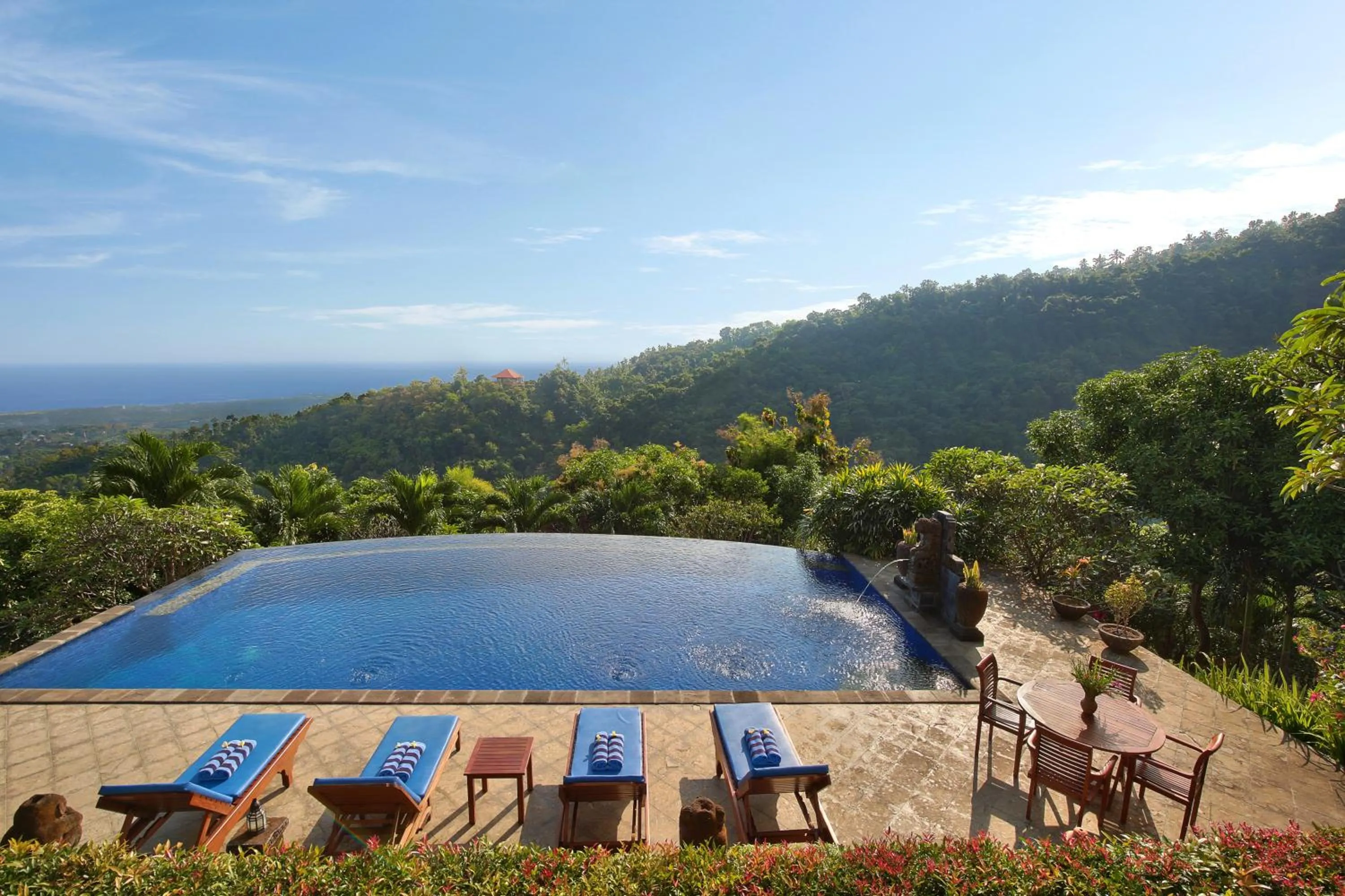 Swimming pool in Villa Patria