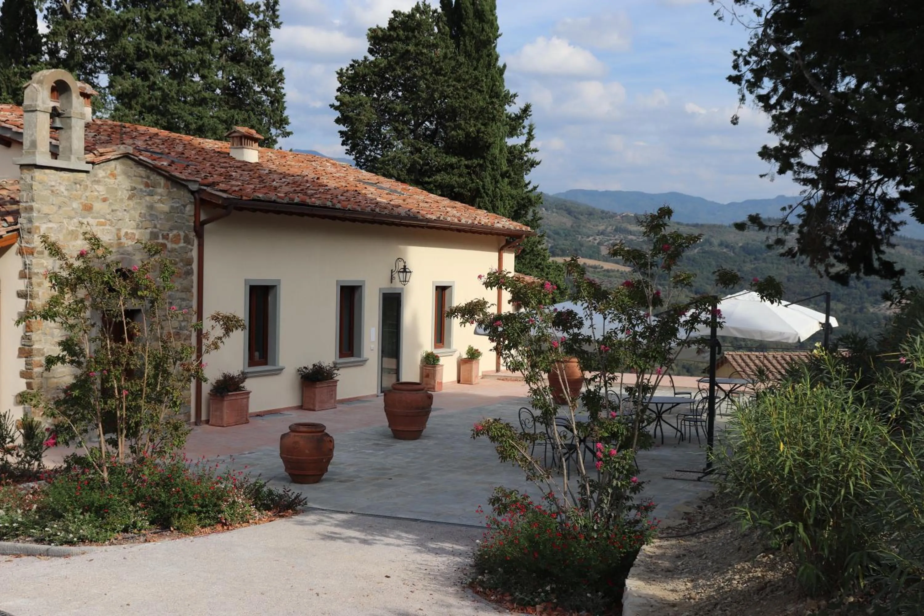 Facade/entrance in Borgo di Villa Cellaia Resort & SPA