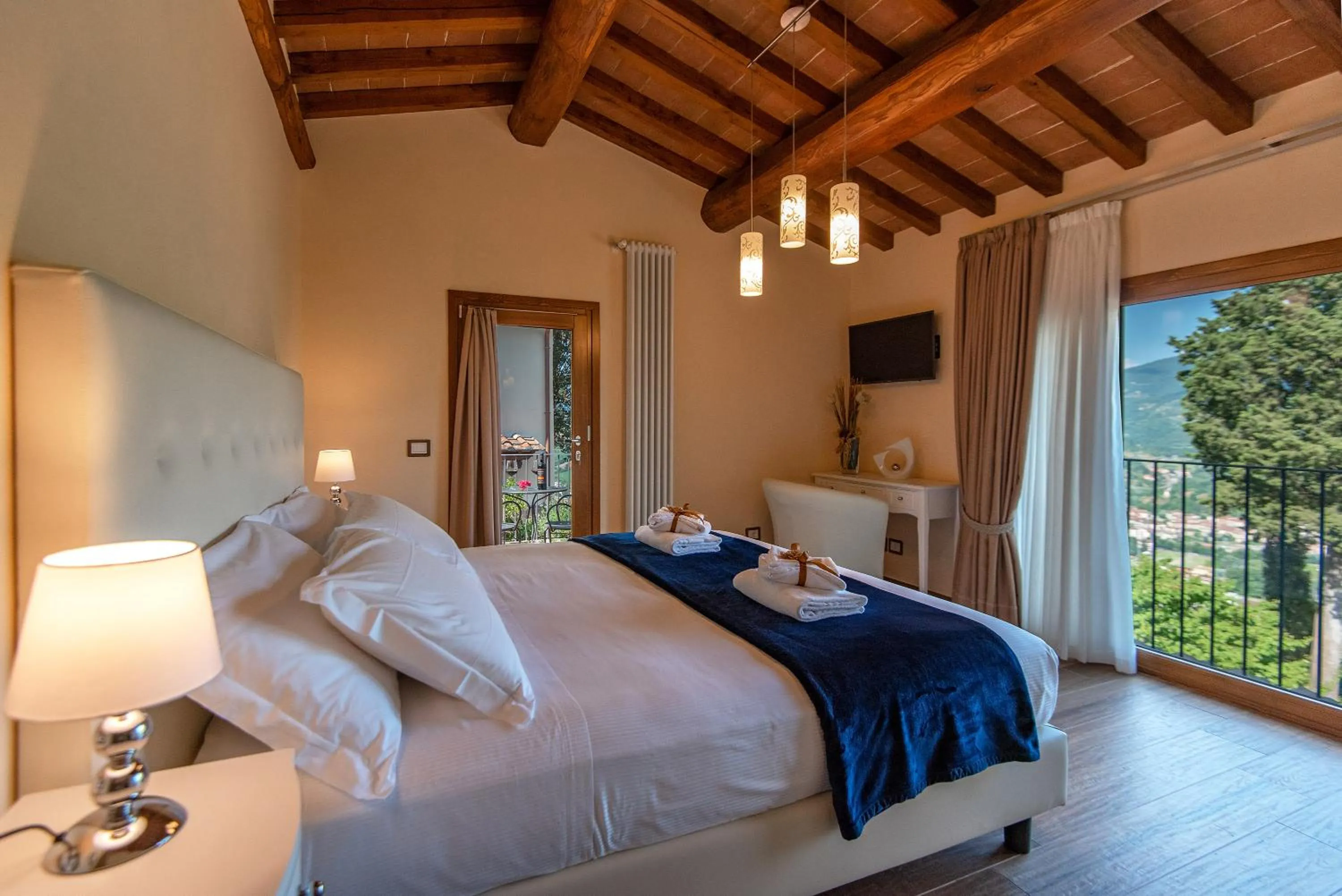 Photo of the whole room, Bed in Borgo di Villa Cellaia Resort & SPA