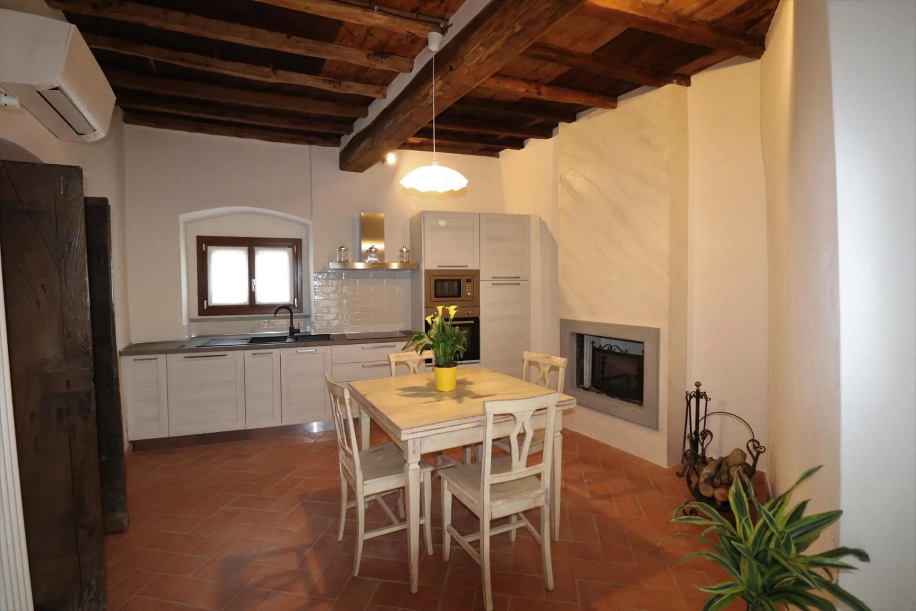 Bed in Borgo di Villa Cellaia Resort & SPA