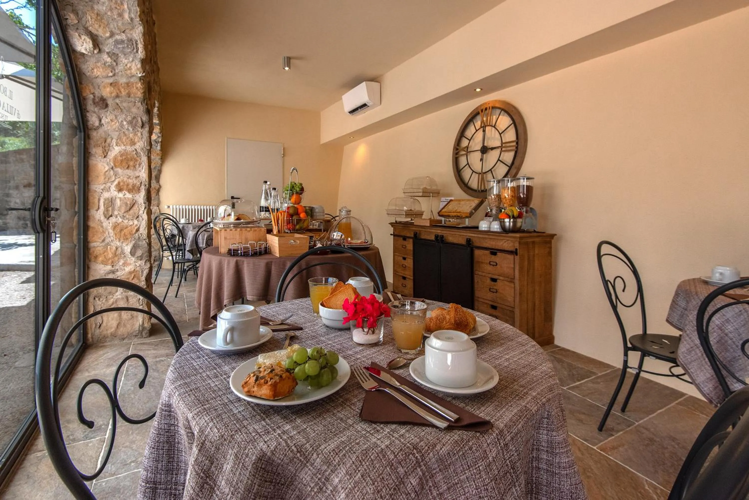 Buffet breakfast in Borgo di Villa Cellaia Resort & SPA