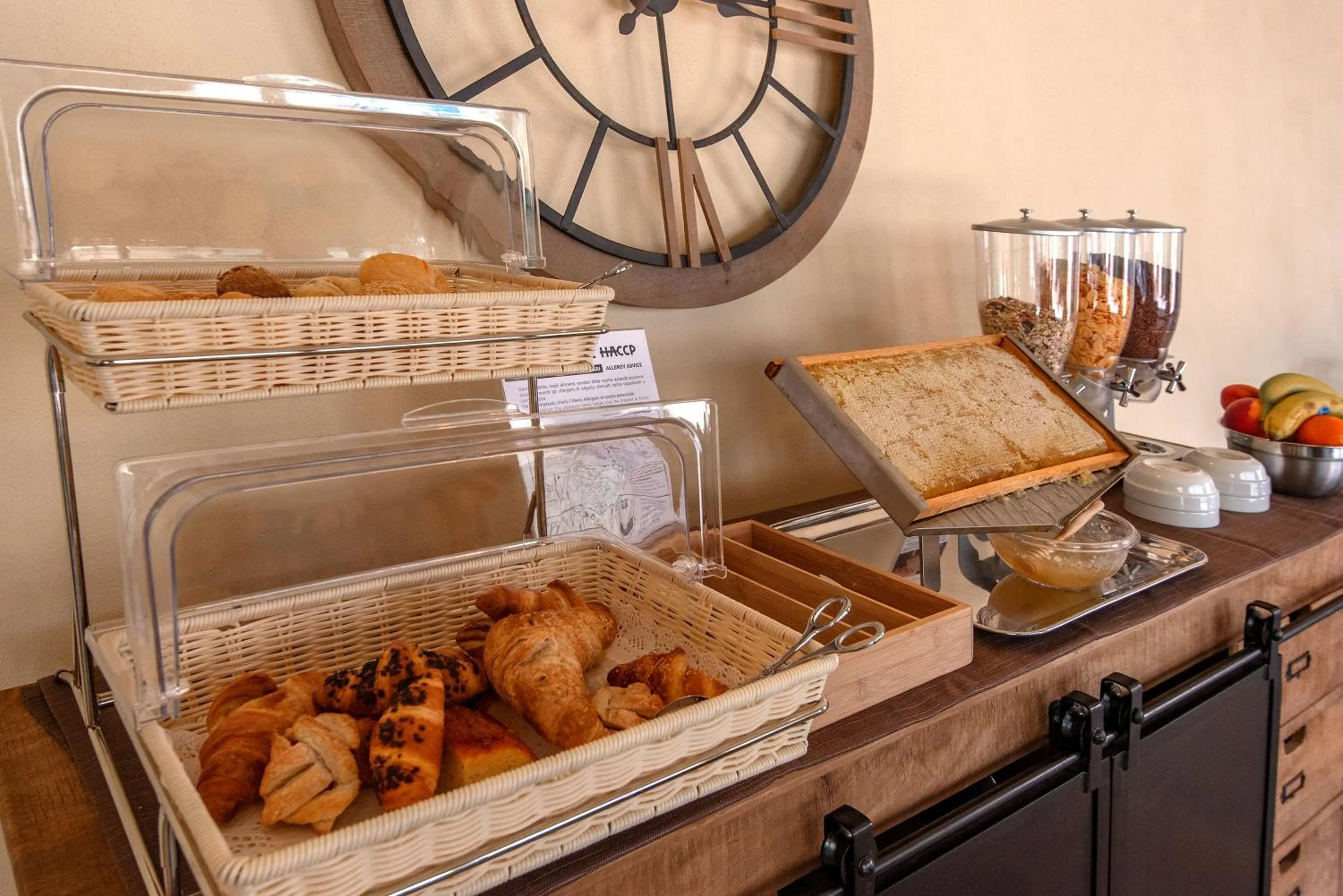 Buffet breakfast in Borgo di Villa Cellaia Resort & SPA